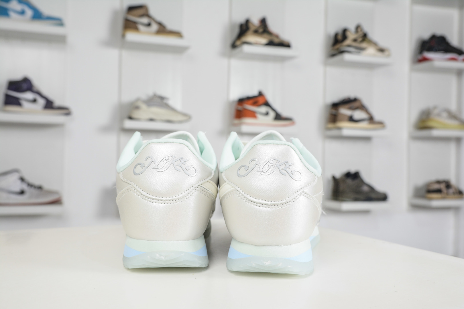 NIKE CORTEZ 经典轻便舒适阿甘休闲跑步鞋 IU0528-114-Top High Quatity Cheap Sneakers Fashion Clothing Clothes Bags handbags Shoes of all Brand wholesale With The best Quality And Beautiful Price from China Factory Chinese suppliers wholesaler seller NIKE CORTEZ 经典轻便舒适阿甘休闲跑步鞋 IU0528-114