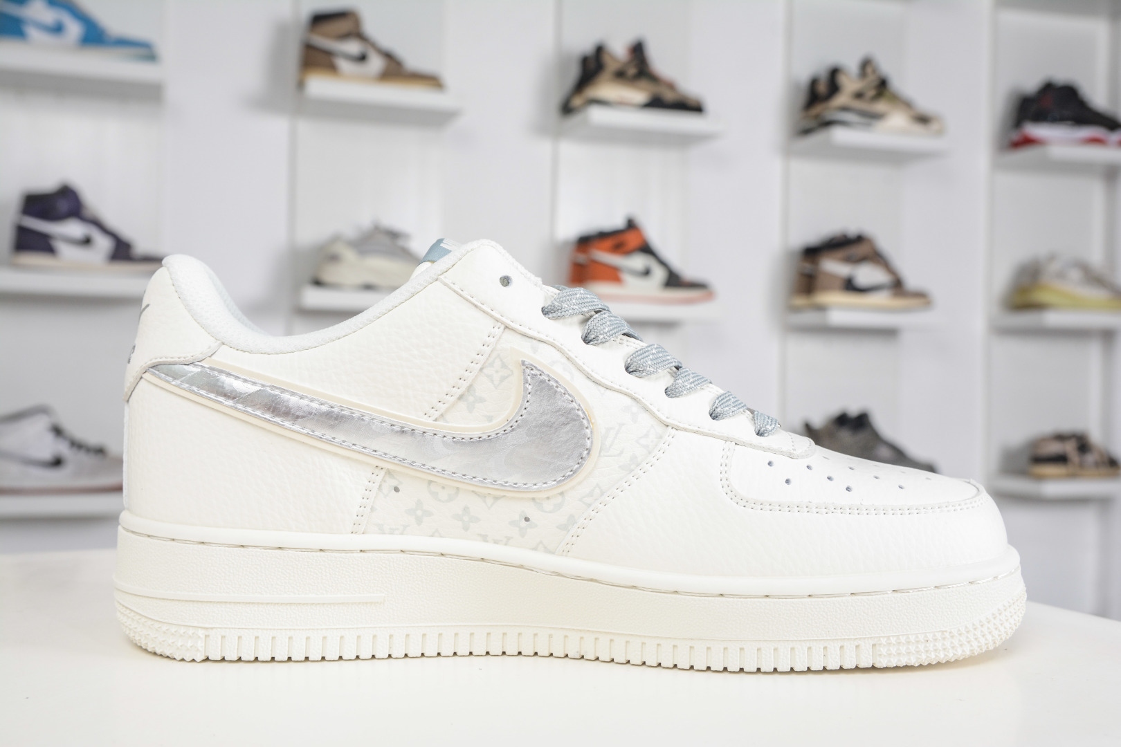 Nike Air Force 1 Low 07 x Louis Vuitton LV联名-白银 KG6699-F39
