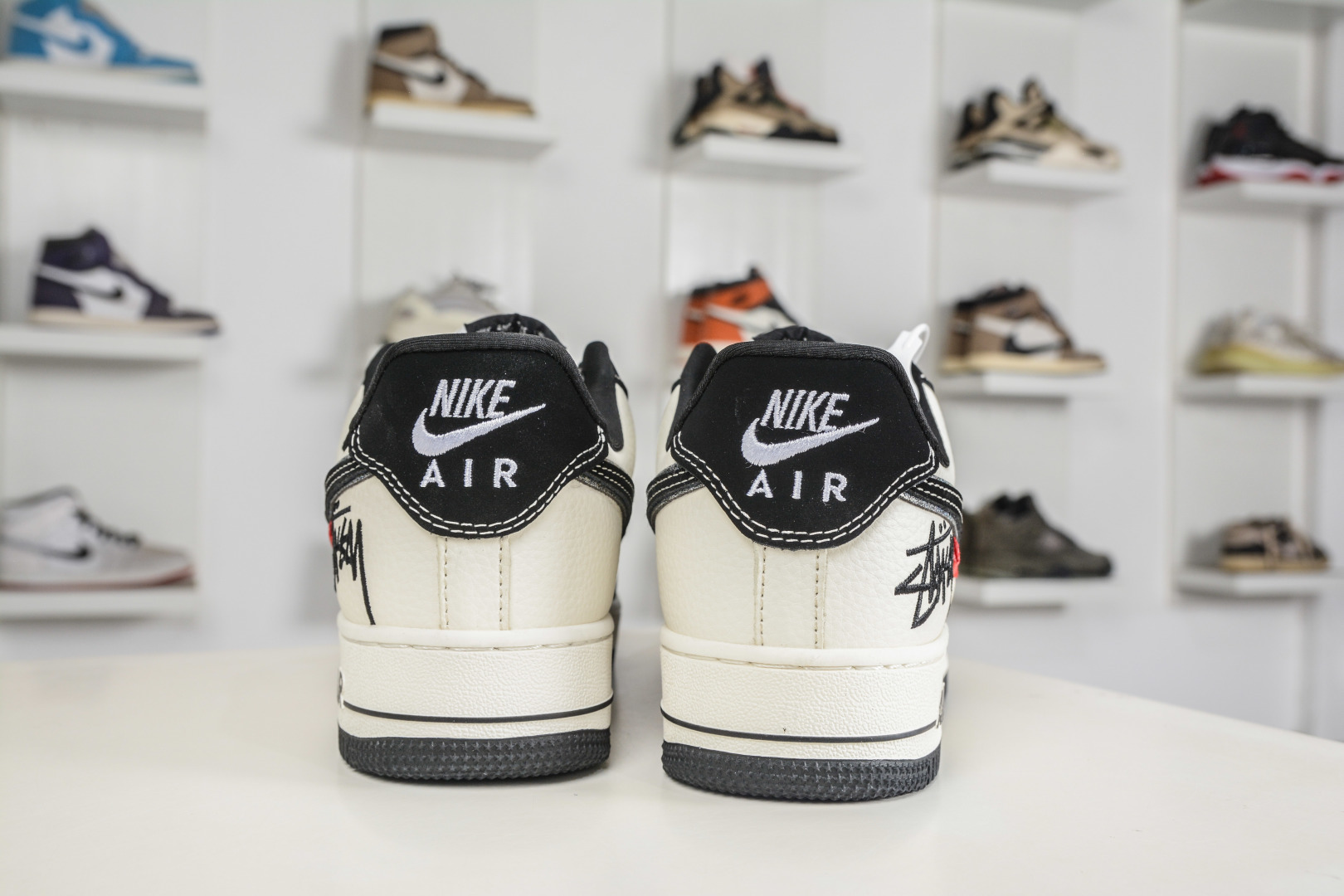 Stussy x Supreme x NIke Air Force 1 斯图西SUP联名-黑白 SS1979-025-Top High Quatity Cheap Sneakers Fashion Clothing Clothes Bags handbags Shoes of all Brand wholesale With The best Quality And Beautiful Price from China Factory Chinese suppliers wholesaler seller Stussy x Supreme x NIke Air Force 1 斯图西SUP联名-黑白 SS1979-025