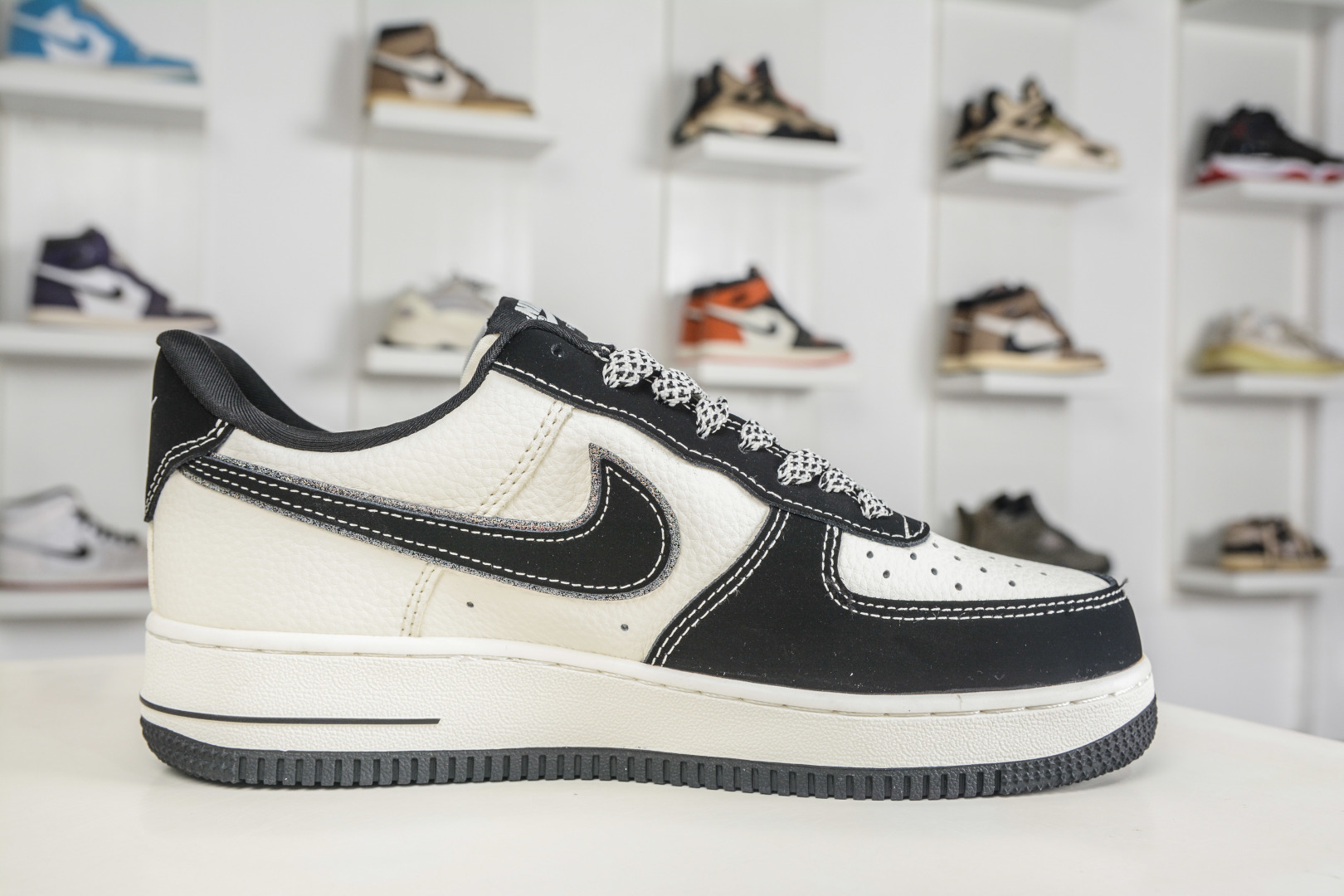Stussy x Supreme x NIke Air Force 1 斯图西SUP联名-黑白 SS1979-025-Top High Quatity Cheap Sneakers Fashion Clothing Clothes Bags handbags Shoes of all Brand wholesale With The best Quality And Beautiful Price from China Factory Chinese suppliers wholesaler seller Stussy x Supreme x NIke Air Force 1 斯图西SUP联名-黑白 SS1979-025
