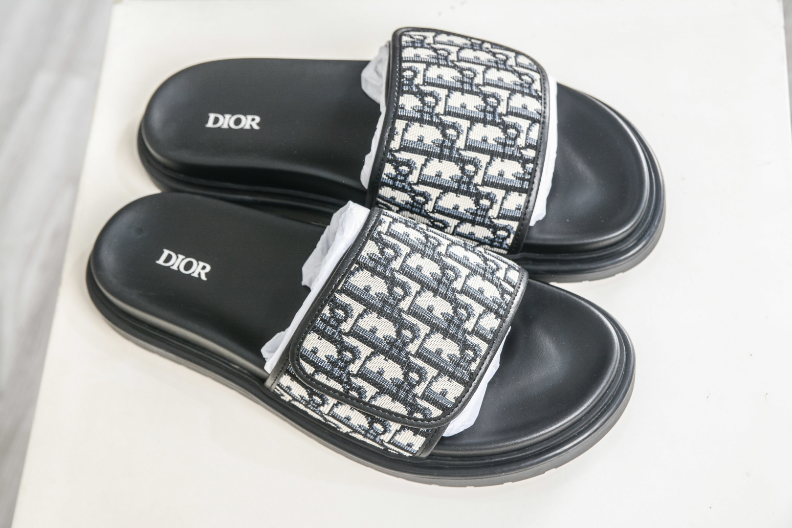 Dior迪奥 最新款H-Town 系列 Oblique 厚底 拖鞋 凉鞋-Top High Quatity Cheap Sneakers Fashion Clothing Clothes Bags handbags Shoes of all Brand wholesale With The best Quality And Beautiful Price from China Factory Chinese suppliers wholesaler seller Dior迪奥 最新款H-Town 系列 Oblique 厚底 拖鞋 凉鞋