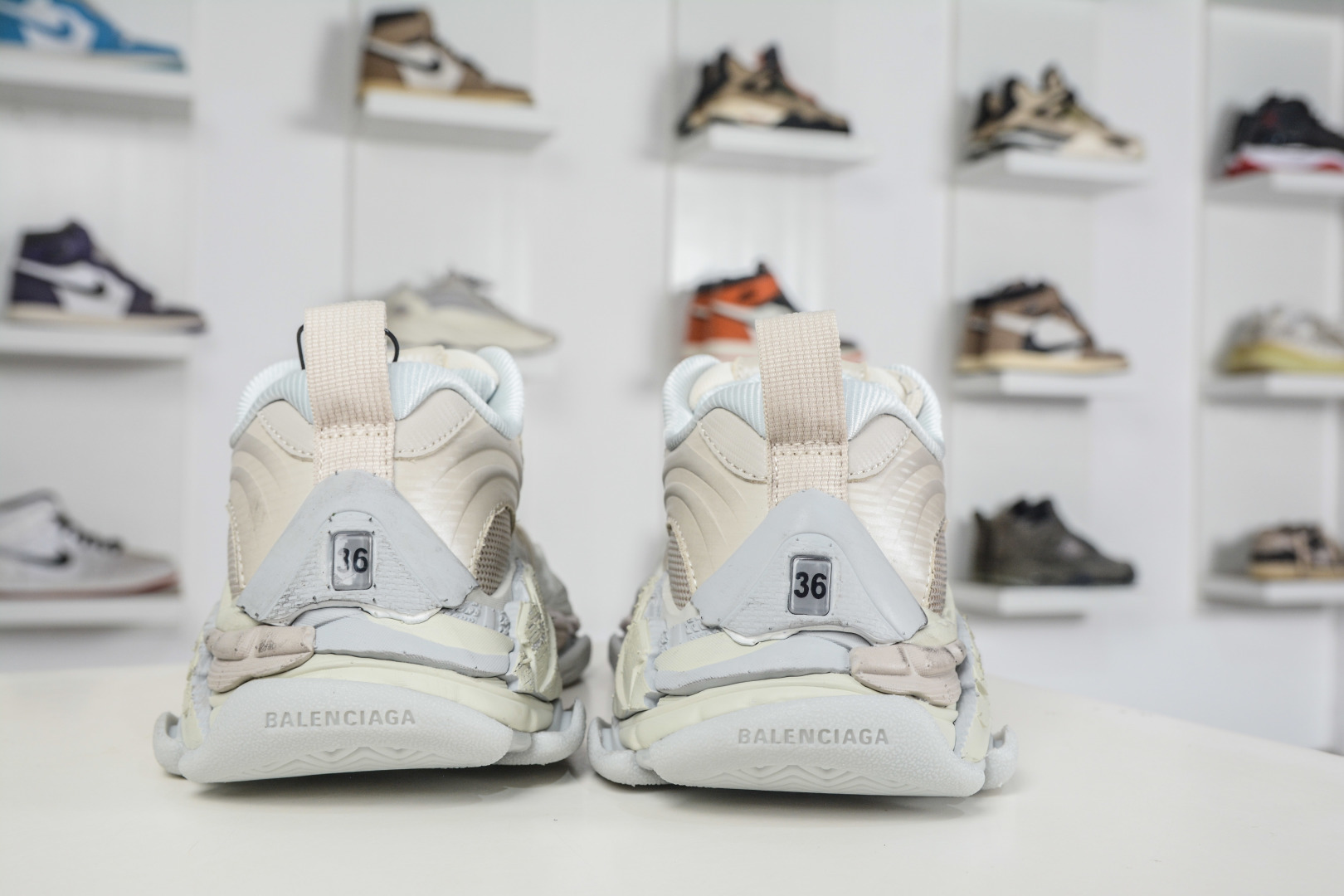 XA版 Balenciaga巴黎世家 Triple S .2 Gradient 厚底系带低帮老爹鞋 865851-WTR9191-Top High Quatity Cheap Sneakers Fashion Clothing Clothes Bags handbags Shoes of all Brand wholesale With The best Quality And Beautiful Price from China Factory Chinese suppliers wholesaler seller XA版 Balenciaga巴黎世家 Triple S .2 Gradient 厚底系带低帮老爹鞋 865851-WTR9191