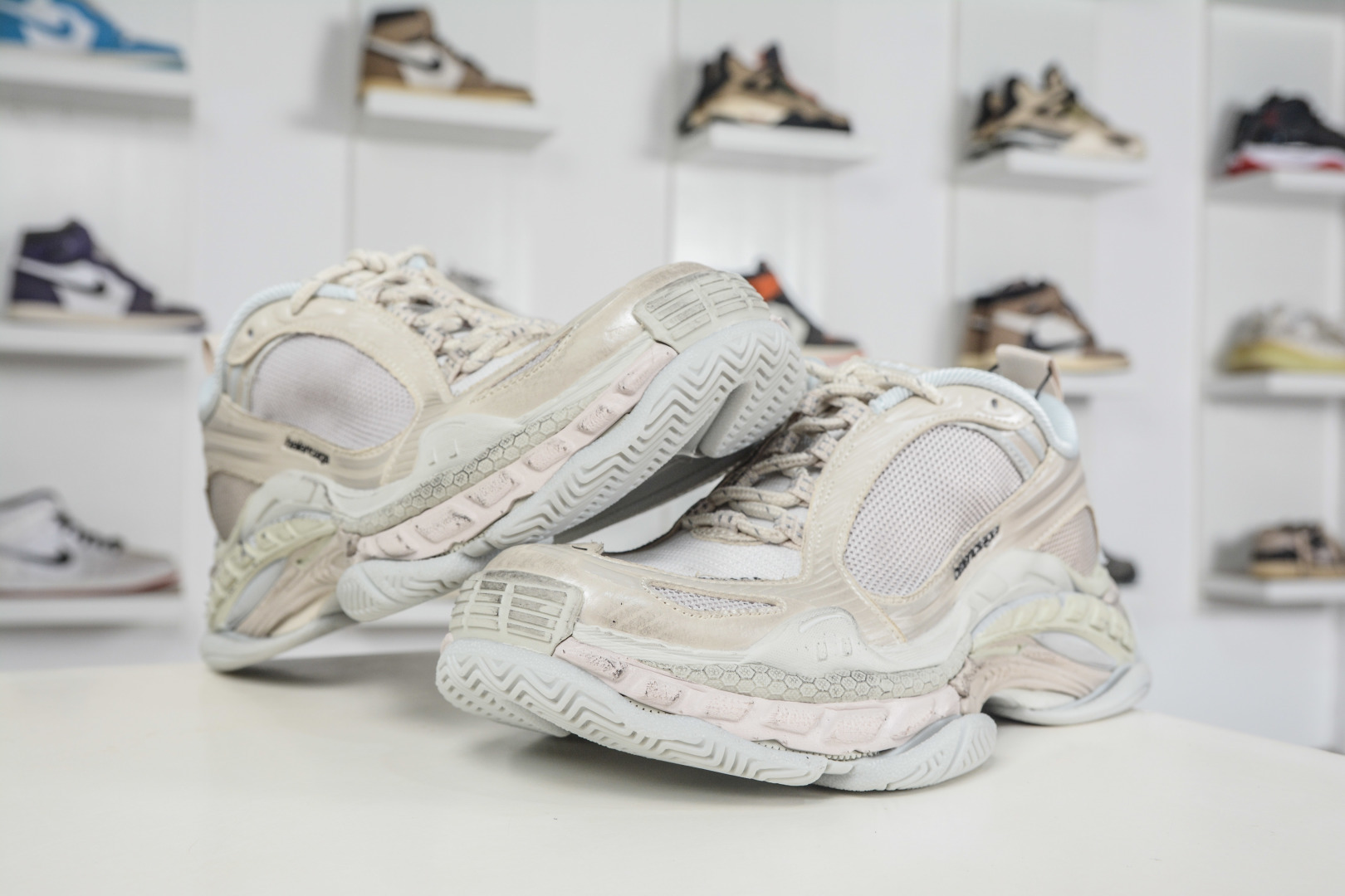 XA版 Balenciaga巴黎世家 Triple S .2 Gradient 厚底系带低帮老爹鞋 865851-WTR9191-Top High Quatity Cheap Sneakers Fashion Clothing Clothes Bags handbags Shoes of all Brand wholesale With The best Quality And Beautiful Price from China Factory Chinese suppliers wholesaler seller XA版 Balenciaga巴黎世家 Triple S .2 Gradient 厚底系带低帮老爹鞋 865851-WTR9191