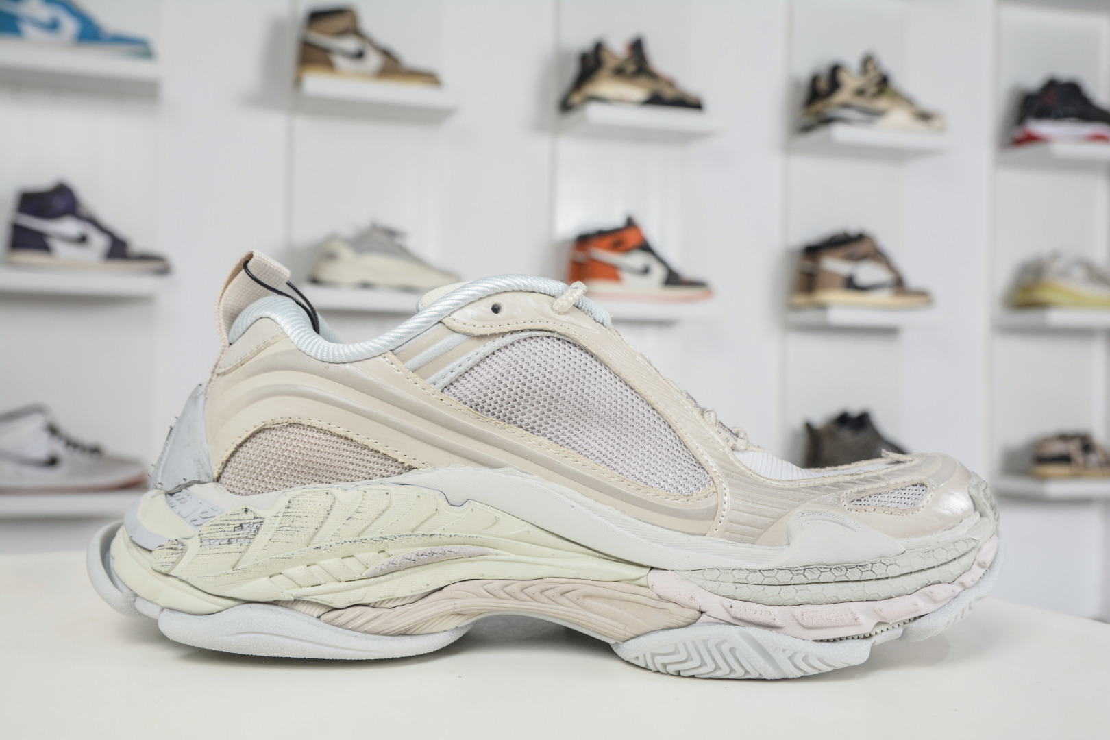 XA版 Balenciaga巴黎世家 Triple S .2 Gradient 厚底系带低帮老爹鞋 865851-WTR9191-Top High Quatity Cheap Sneakers Fashion Clothing Clothes Bags handbags Shoes of all Brand wholesale With The best Quality And Beautiful Price from China Factory Chinese suppliers wholesaler seller XA版 Balenciaga巴黎世家 Triple S .2 Gradient 厚底系带低帮老爹鞋 865851-WTR9191