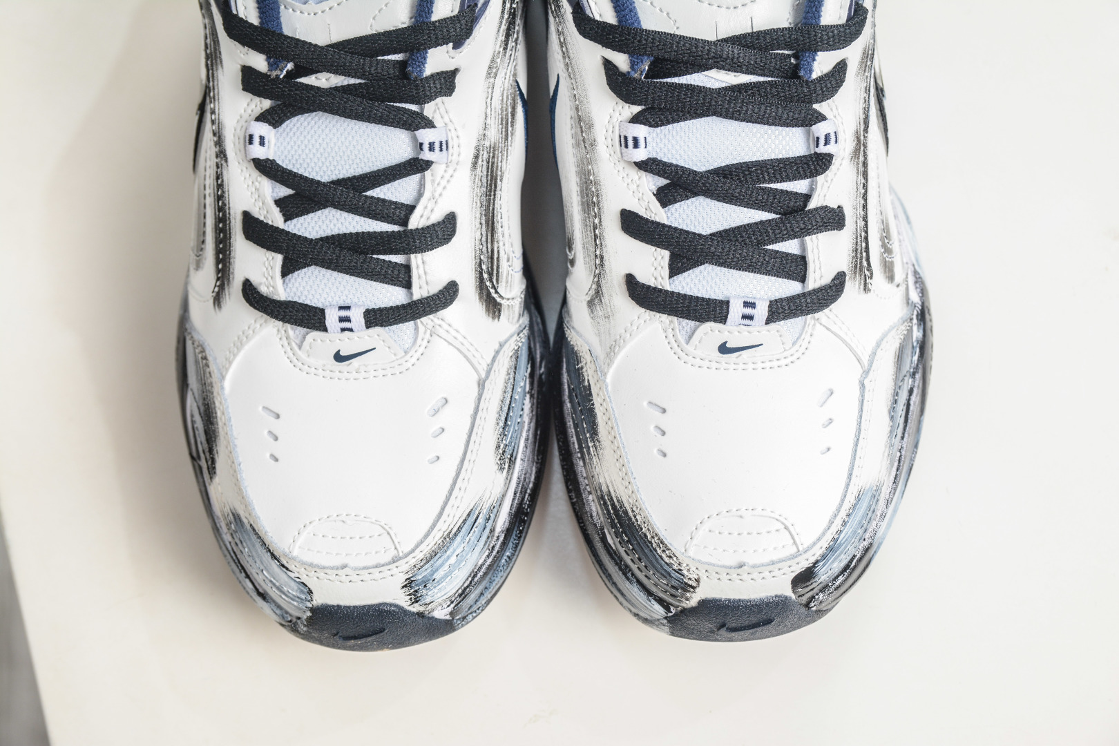NK Air Monarch IV M2K 涂鸦复古潮流运动舒适老爹鞋 415445-102-Top High Quatity Cheap Sneakers Fashion Clothing Clothes Bags handbags Shoes of all Brand wholesale With The best Quality And Beautiful Price from China Factory Chinese suppliers wholesaler seller NK Air Monarch IV M2K 涂鸦复古潮流运动舒适老爹鞋 415445-102