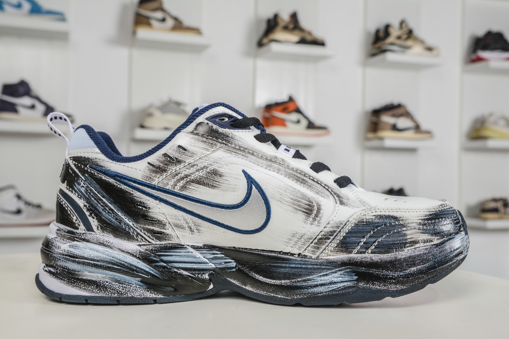 NK Air Monarch IV M2K 涂鸦复古潮流运动舒适老爹鞋 415445-102-Top High Quatity Cheap Sneakers Fashion Clothing Clothes Bags handbags Shoes of all Brand wholesale With The best Quality And Beautiful Price from China Factory Chinese suppliers wholesaler seller NK Air Monarch IV M2K 涂鸦复古潮流运动舒适老爹鞋 415445-102