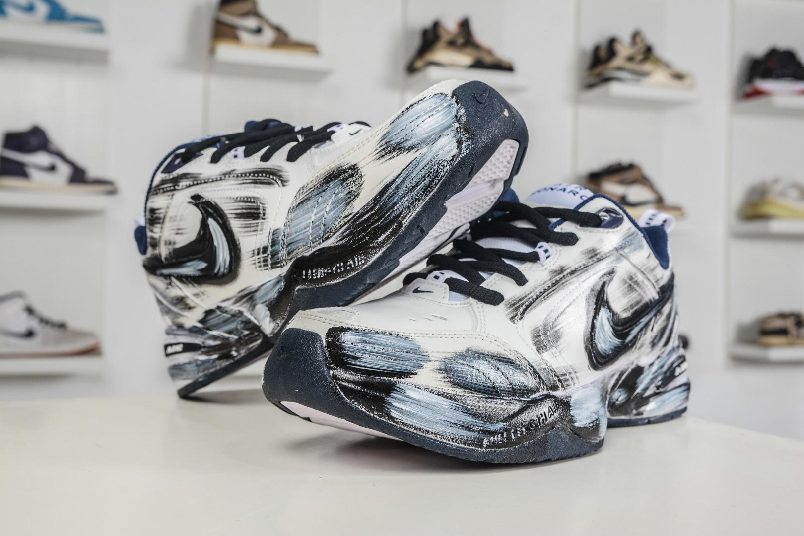 NK Air Monarch IV M2K 涂鸦复古潮流运动舒适老爹鞋 415445-102-Top High Quatity Cheap Sneakers Fashion Clothing Clothes Bags handbags Shoes of all Brand wholesale With The best Quality And Beautiful Price from China Factory Chinese suppliers wholesaler seller NK Air Monarch IV M2K 涂鸦复古潮流运动舒适老爹鞋 415445-102