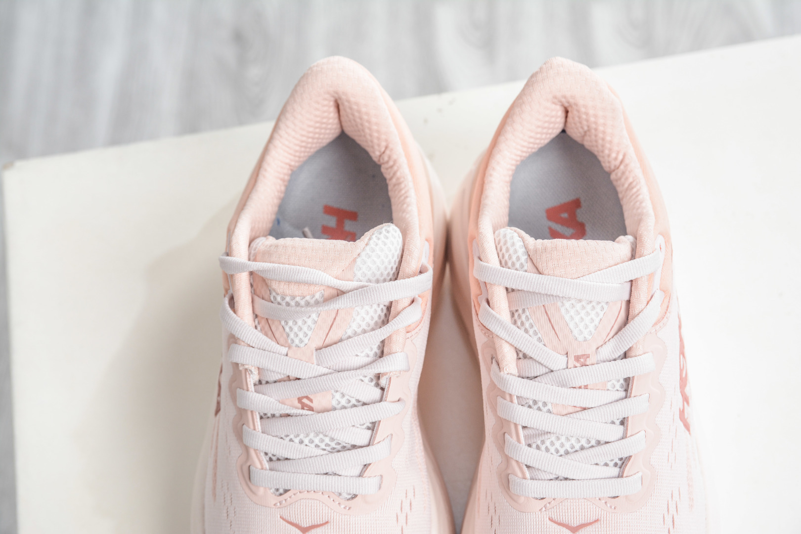 CS版 HOKA ONE ONE Bondi 9 邦迪九代 机能缓震跑鞋 1162012/RLTT-Top High Quatity Cheap Sneakers Fashion Clothing Clothes Bags handbags Shoes of all Brand wholesale With The best Quality And Beautiful Price from China Factory Chinese suppliers wholesaler seller CS版 HOKA ONE ONE Bondi 9 邦迪九代 机能缓震跑鞋 1162012/RLTT
