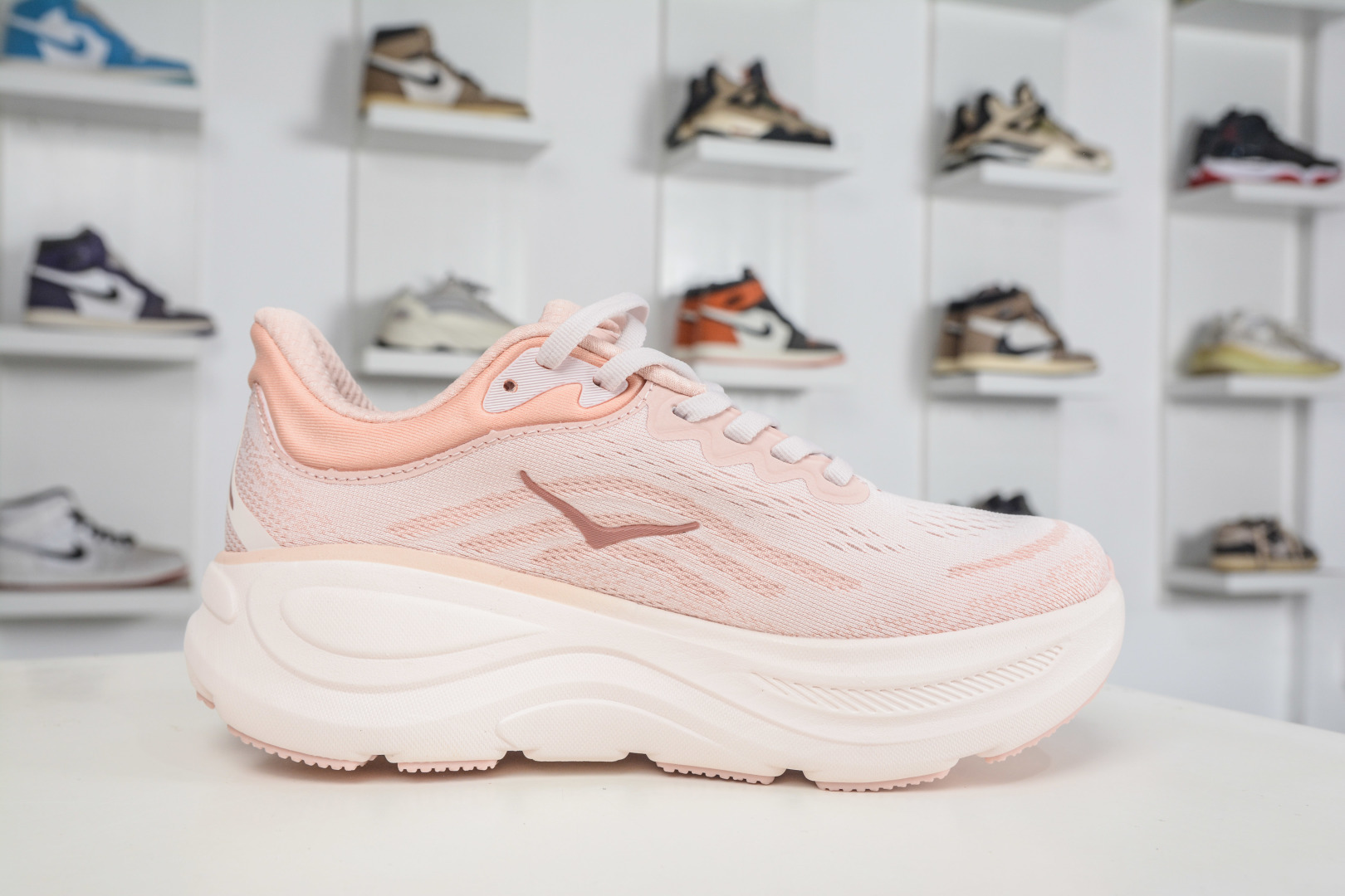 CS版 HOKA ONE ONE Bondi 9 邦迪九代 机能缓震跑鞋 1162012/RLTT-Top High Quatity Cheap Sneakers Fashion Clothing Clothes Bags handbags Shoes of all Brand wholesale With The best Quality And Beautiful Price from China Factory Chinese suppliers wholesaler seller CS版 HOKA ONE ONE Bondi 9 邦迪九代 机能缓震跑鞋 1162012/RLTT