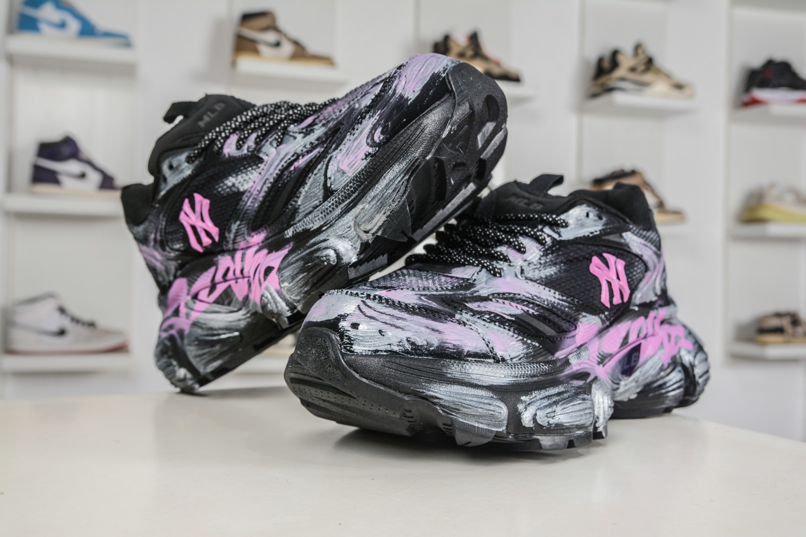MLB NY 印花网红老爹跑鞋 手工定定制涂鸦恶作剧 3ASXCA12N-50WHS-Top High Quatity Cheap Sneakers Fashion Clothing Clothes Bags handbags Shoes of all Brand wholesale With The best Quality And Beautiful Price from China Factory Chinese suppliers wholesaler seller MLB NY 印花网红老爹跑鞋 手工定定制涂鸦恶作剧 3ASXCA12N-50WHS