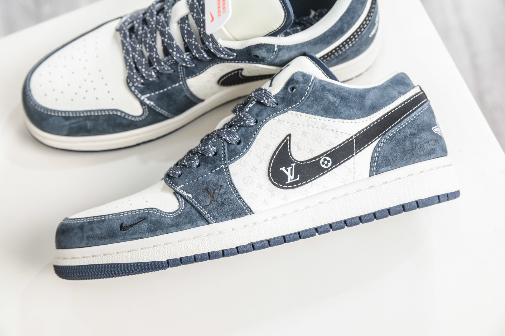 Air Jordan x Louis Vuitton AJ1 Low AJ1 低帮LV联名-灰白 KG6669-F57-Top High Quatity Cheap Sneakers Fashion Clothing Clothes Bags handbags Shoes of all Brand wholesale With The best Quality And Beautiful Price from China Factory Chinese suppliers wholesaler seller Air Jordan x Louis Vuitton AJ1 Low AJ1 低帮LV联名-灰白 KG6669-F57