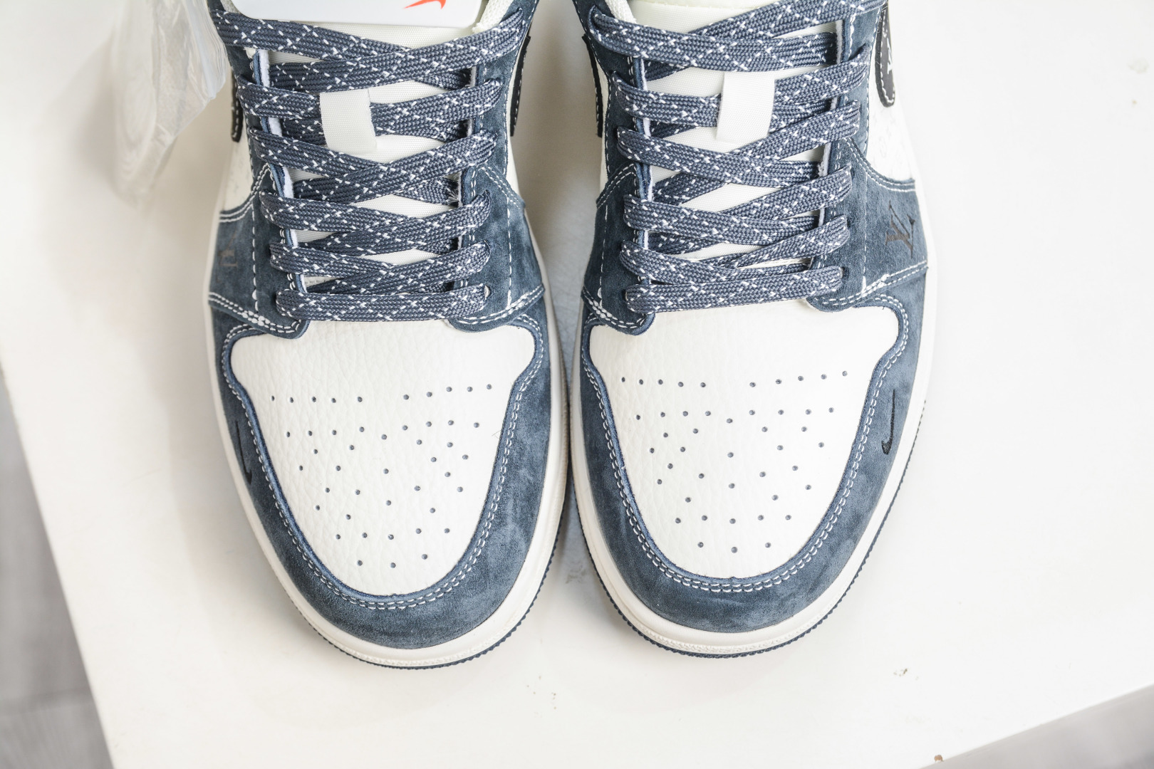 Air Jordan x Louis Vuitton AJ1 Low AJ1 低帮LV联名-灰白 KG6669-F57-Top High Quatity Cheap Sneakers Fashion Clothing Clothes Bags handbags Shoes of all Brand wholesale With The best Quality And Beautiful Price from China Factory Chinese suppliers wholesaler seller Air Jordan x Louis Vuitton AJ1 Low AJ1 低帮LV联名-灰白 KG6669-F57