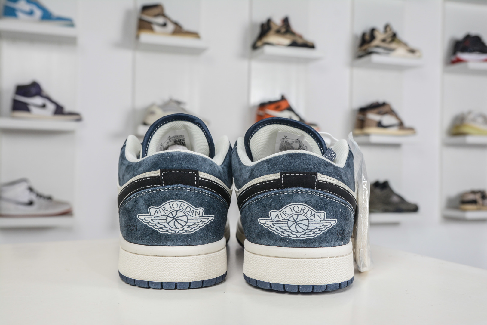 Air Jordan x Louis Vuitton AJ1 Low AJ1 低帮LV联名-灰白 KG6669-F57-Top High Quatity Cheap Sneakers Fashion Clothing Clothes Bags handbags Shoes of all Brand wholesale With The best Quality And Beautiful Price from China Factory Chinese suppliers wholesaler seller Air Jordan x Louis Vuitton AJ1 Low AJ1 低帮LV联名-灰白 KG6669-F57