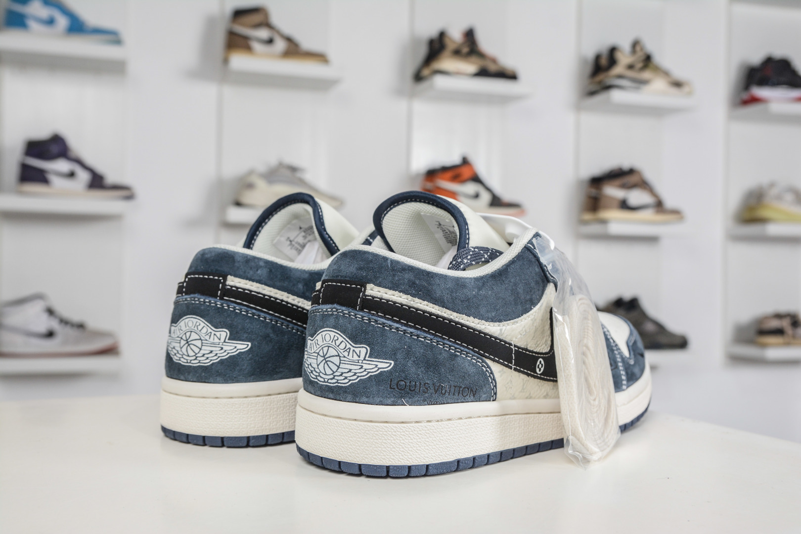 Air Jordan x Louis Vuitton AJ1 Low AJ1 低帮LV联名-灰白 KG6669-F57-Top High Quatity Cheap Sneakers Fashion Clothing Clothes Bags handbags Shoes of all Brand wholesale With The best Quality And Beautiful Price from China Factory Chinese suppliers wholesaler seller Air Jordan x Louis Vuitton AJ1 Low AJ1 低帮LV联名-灰白 KG6669-F57