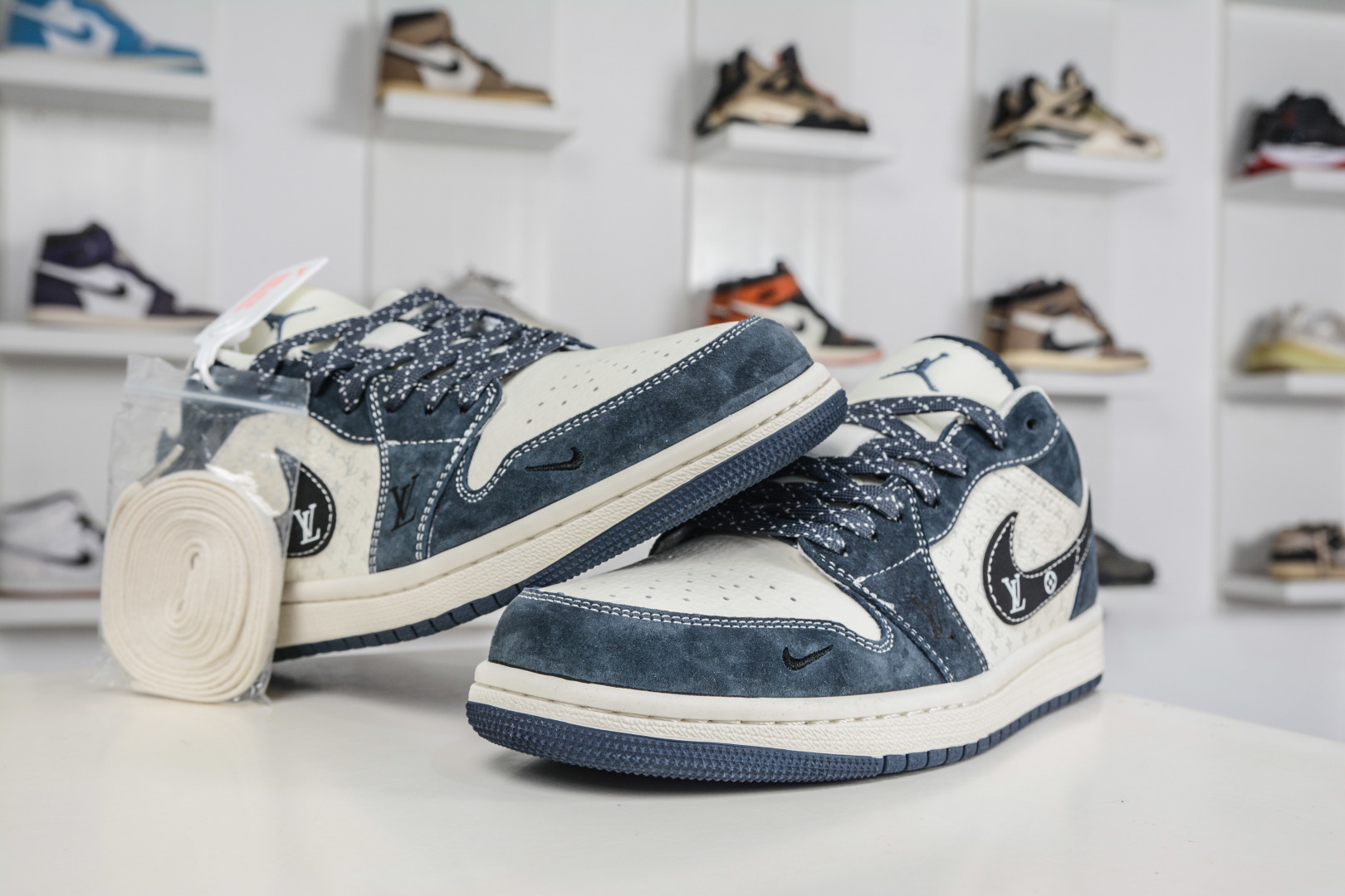 Air Jordan x Louis Vuitton AJ1 Low AJ1 低帮LV联名-灰白 KG6669-F57-Top High Quatity Cheap Sneakers Fashion Clothing Clothes Bags handbags Shoes of all Brand wholesale With The best Quality And Beautiful Price from China Factory Chinese suppliers wholesaler seller Air Jordan x Louis Vuitton AJ1 Low AJ1 低帮LV联名-灰白 KG6669-F57