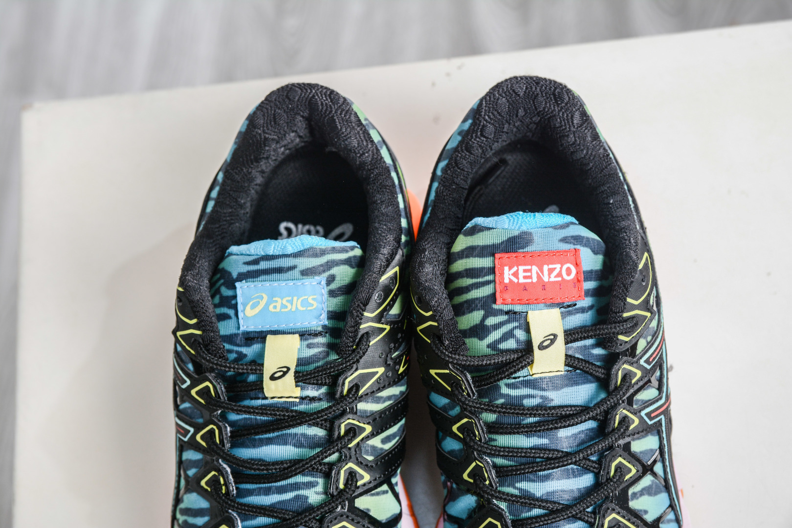 Asics Gel-Kayano 20 亚瑟士 舒适百搭耐磨支撑透气 低帮跑步鞋 1201B032-400-Top High Quatity Cheap Sneakers Fashion Clothing Clothes Bags handbags Shoes of all Brand wholesale With The best Quality And Beautiful Price from China Factory Chinese suppliers wholesaler seller Asics Gel-Kayano 20 亚瑟士 舒适百搭耐磨支撑透气 低帮跑步鞋 1201B032-400