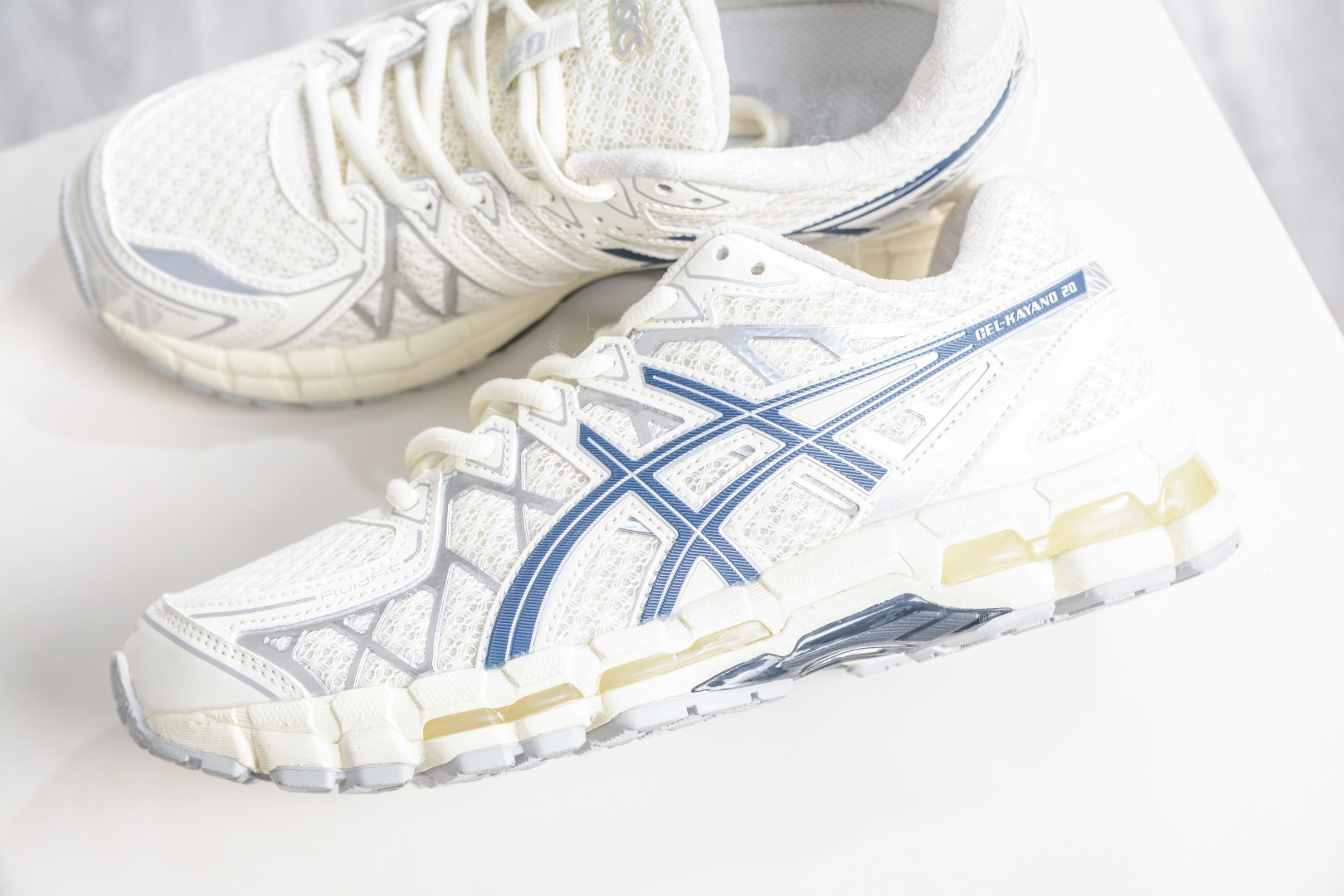 Asics Gel-Kayano 20 亚瑟士 舒适百搭耐磨支撑透气 低帮跑步鞋 1203A388-104-Top High Quatity Cheap Sneakers Fashion Clothing Clothes Bags handbags Shoes of all Brand wholesale With The best Quality And Beautiful Price from China Factory Chinese suppliers wholesaler seller Asics Gel-Kayano 20 亚瑟士 舒适百搭耐磨支撑透气 低帮跑步鞋 1203A388-104