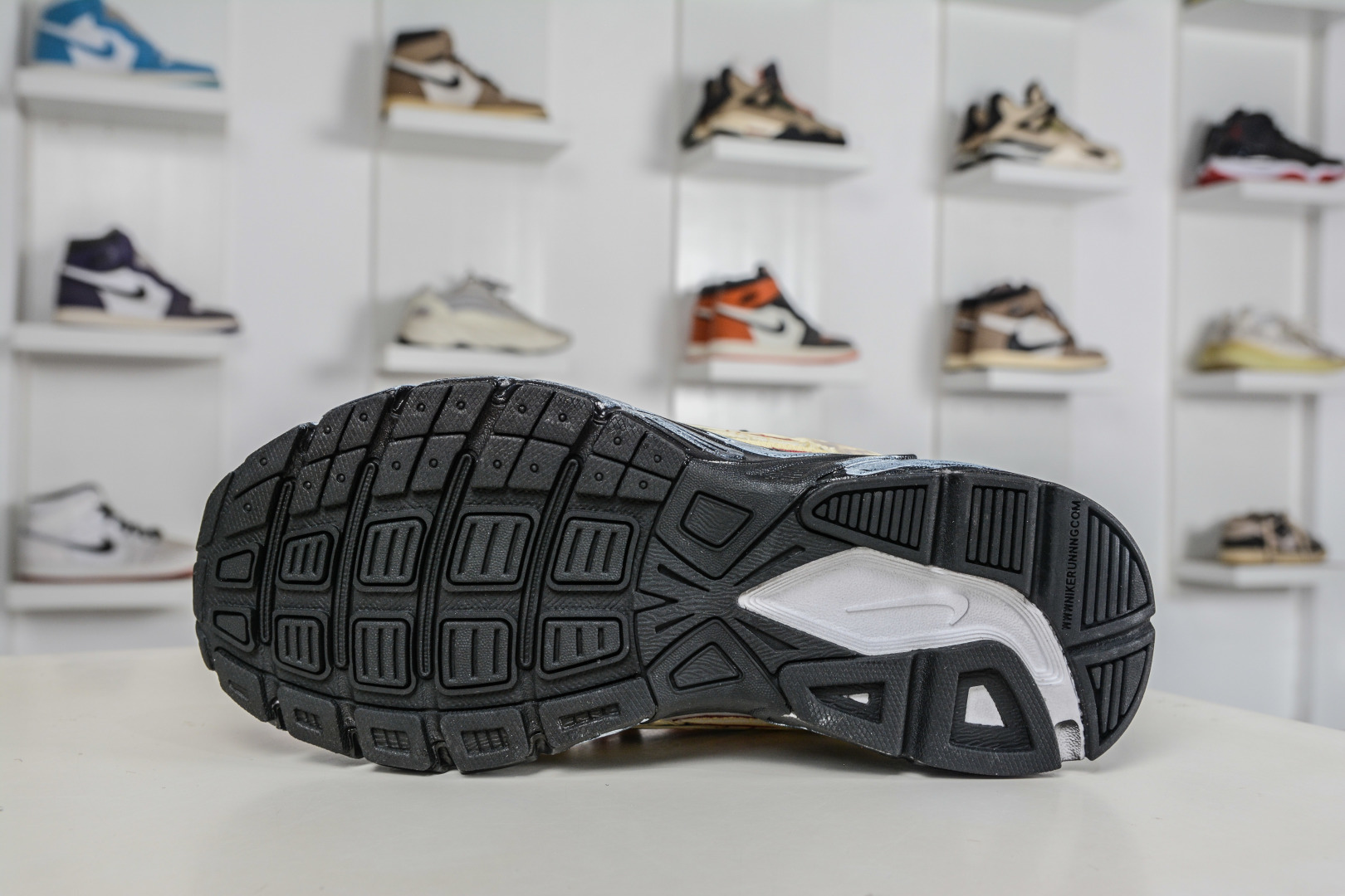 NK Initiator 创始者系列 复古运动舒适网布休闲跑步鞋 394055-102-Top High Quatity Cheap Sneakers Fashion Clothing Clothes Bags handbags Shoes of all Brand wholesale With The best Quality And Beautiful Price from China Factory Chinese suppliers wholesaler seller NK Initiator 创始者系列 复古运动舒适网布休闲跑步鞋 394055-102