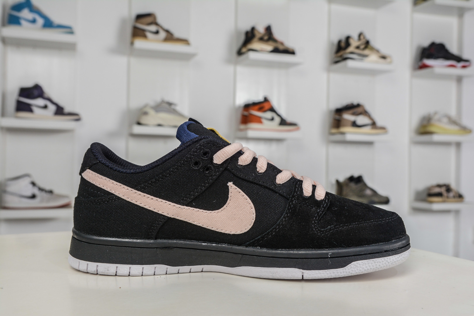 NIKE SB Dunk Low 黑粉 DX6775-400-Top High Quatity Cheap Sneakers Fashion Clothing Clothes Bags handbags Shoes of all Brand wholesale With The best Quality And Beautiful Price from China Factory Chinese suppliers wholesaler seller NIKE SB Dunk Low 黑粉 DX6775-400