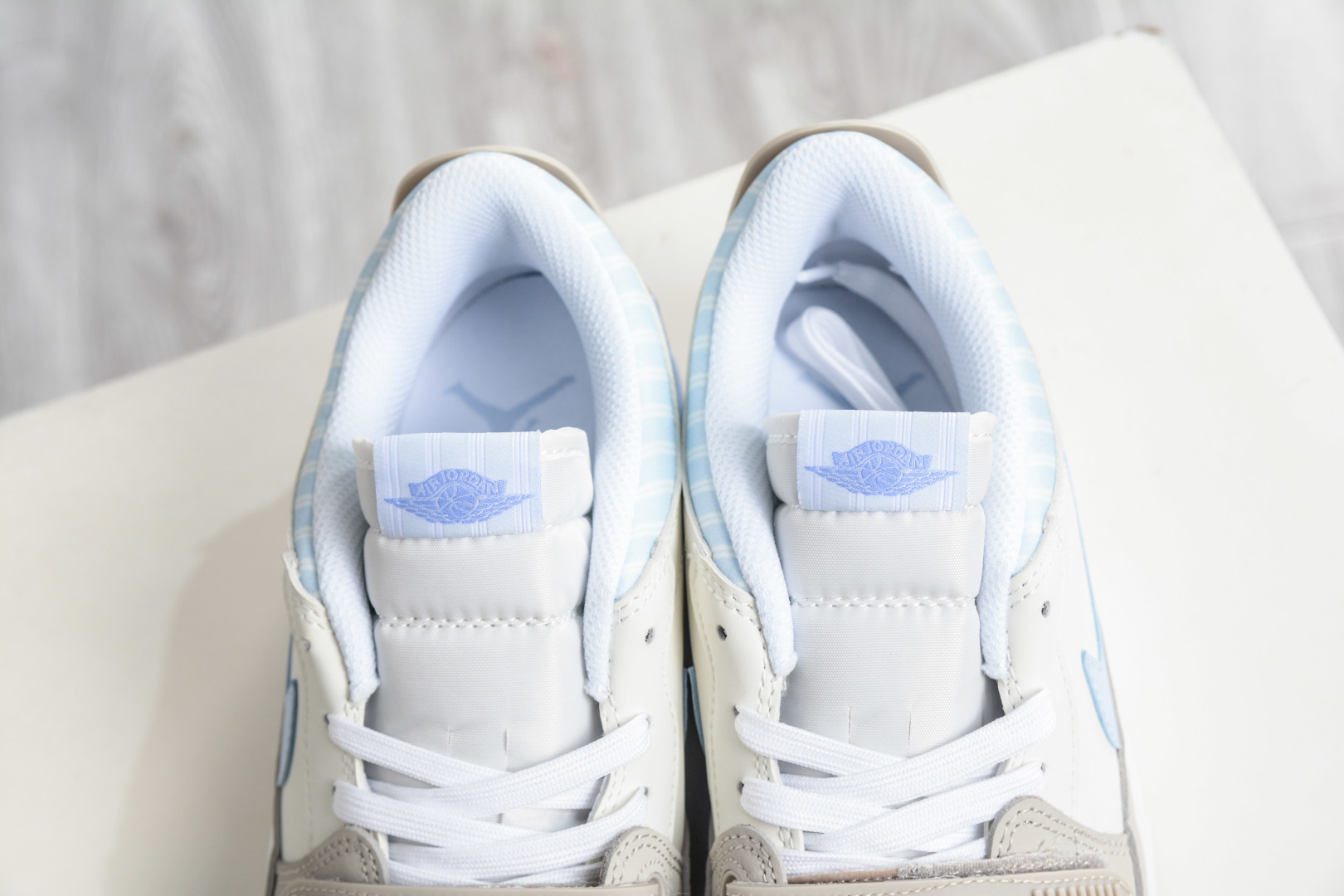 Nike Air Jordan Legacy 312 全新配色 白蓝 IR7563-141-Top High Quatity Cheap Sneakers Fashion Clothing Clothes Bags handbags Shoes of all Brand wholesale With The best Quality And Beautiful Price from China Factory Chinese suppliers wholesaler seller Nike Air Jordan Legacy 312 全新配色 白蓝 IR7563-141