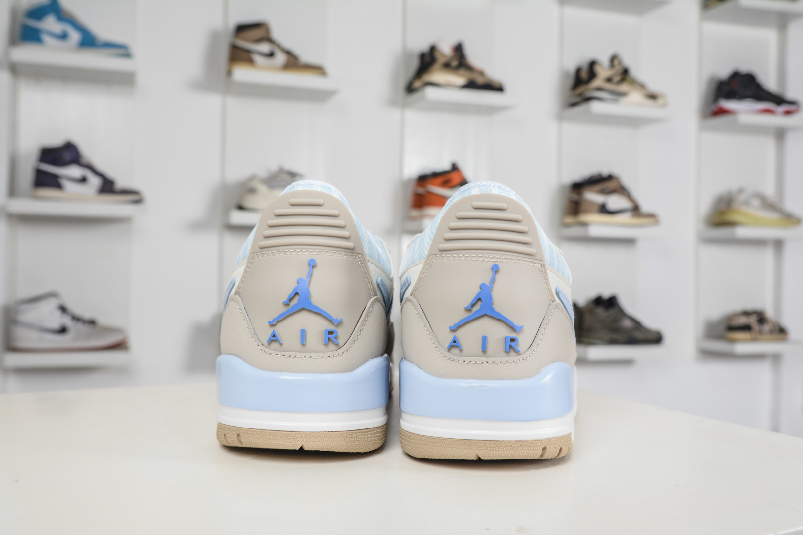 Nike Air Jordan Legacy 312 全新配色 白蓝 IR7563-141-Top High Quatity Cheap Sneakers Fashion Clothing Clothes Bags handbags Shoes of all Brand wholesale With The best Quality And Beautiful Price from China Factory Chinese suppliers wholesaler seller Nike Air Jordan Legacy 312 全新配色 白蓝 IR7563-141