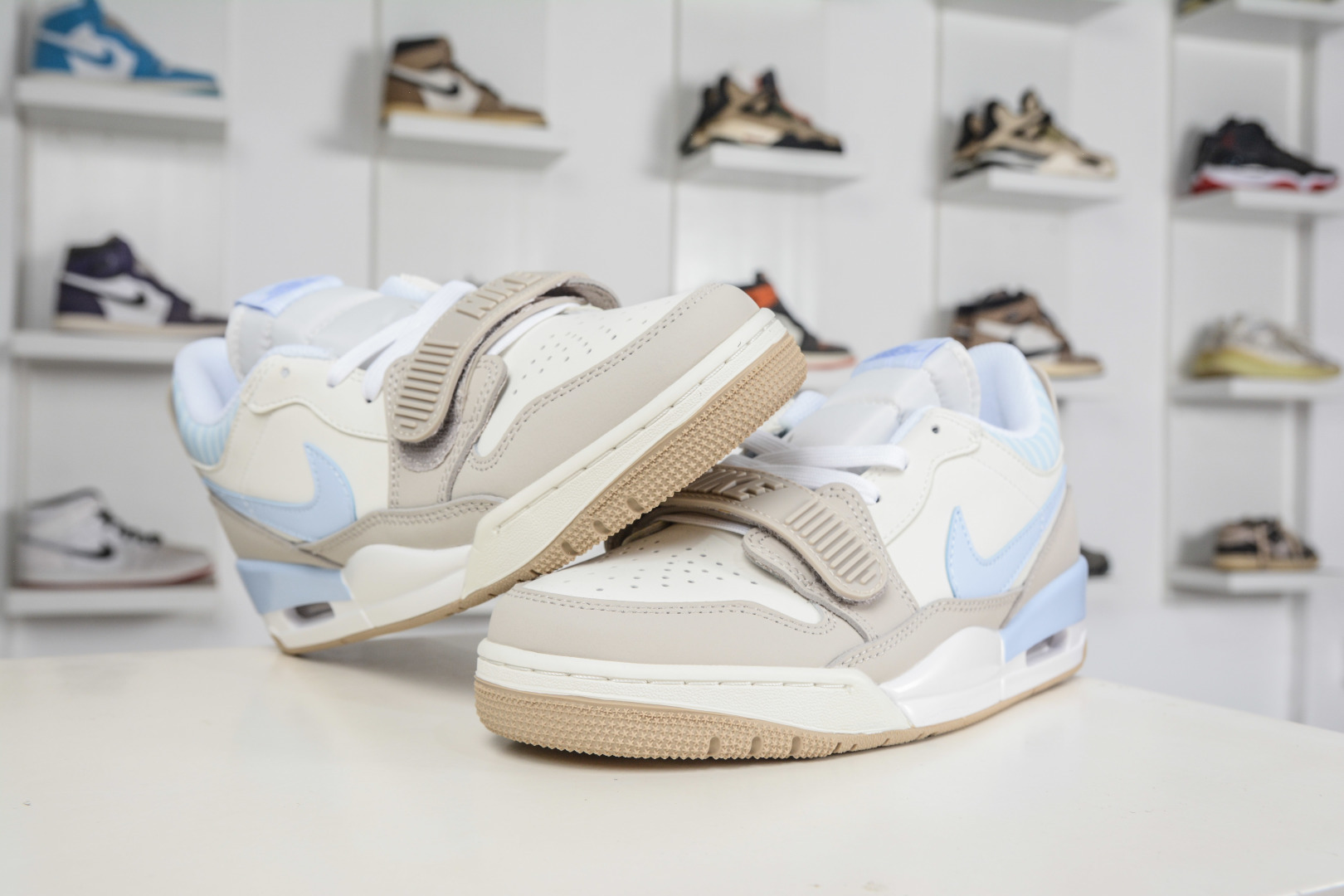 Nike Air Jordan Legacy 312 全新配色 白蓝 IR7563-141-Top High Quatity Cheap Sneakers Fashion Clothing Clothes Bags handbags Shoes of all Brand wholesale With The best Quality And Beautiful Price from China Factory Chinese suppliers wholesaler seller Nike Air Jordan Legacy 312 全新配色 白蓝 IR7563-141