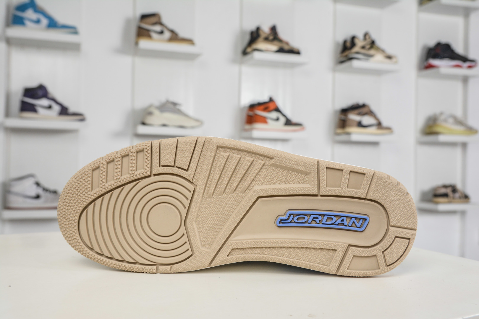 Nike Air Jordan Legacy 312 全新配色 白蓝 IR7563-141-Top High Quatity Cheap Sneakers Fashion Clothing Clothes Bags handbags Shoes of all Brand wholesale With The best Quality And Beautiful Price from China Factory Chinese suppliers wholesaler seller Nike Air Jordan Legacy 312 全新配色 白蓝 IR7563-141