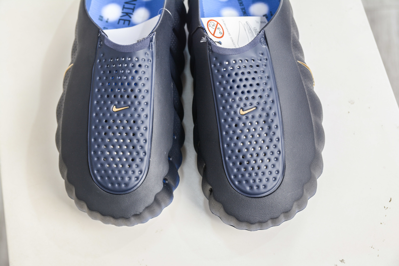 NK Mind 001 黑科技足底按摩舒适贴合训练鞋 HQ4307-400-Top High Quatity Cheap Sneakers Fashion Clothing Clothes Bags handbags Shoes of all Brand wholesale With The best Quality And Beautiful Price from China Factory Chinese suppliers wholesaler seller NK Mind 001 黑科技足底按摩舒适贴合训练鞋 HQ4307-400