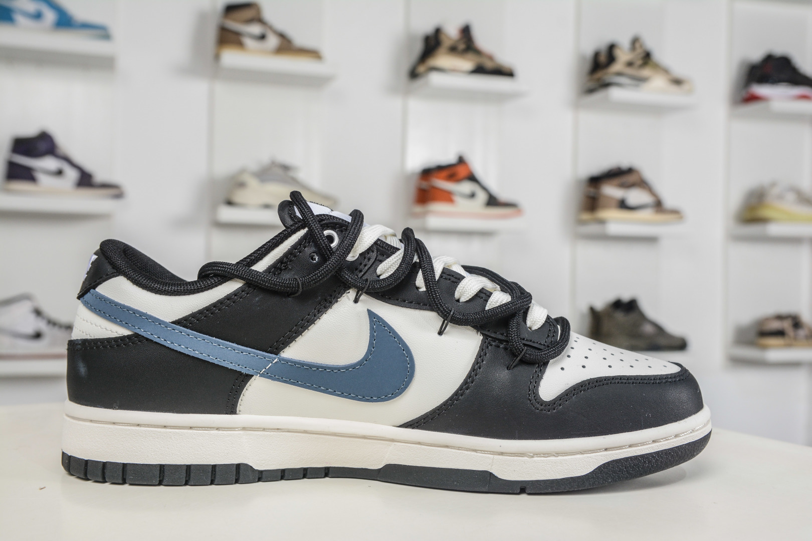 NK Dunk Low 浩瀚星辰 当夜幕低垂 深邃的海军蓝如同无垠的深海与静谧的夜空 BB0620-122