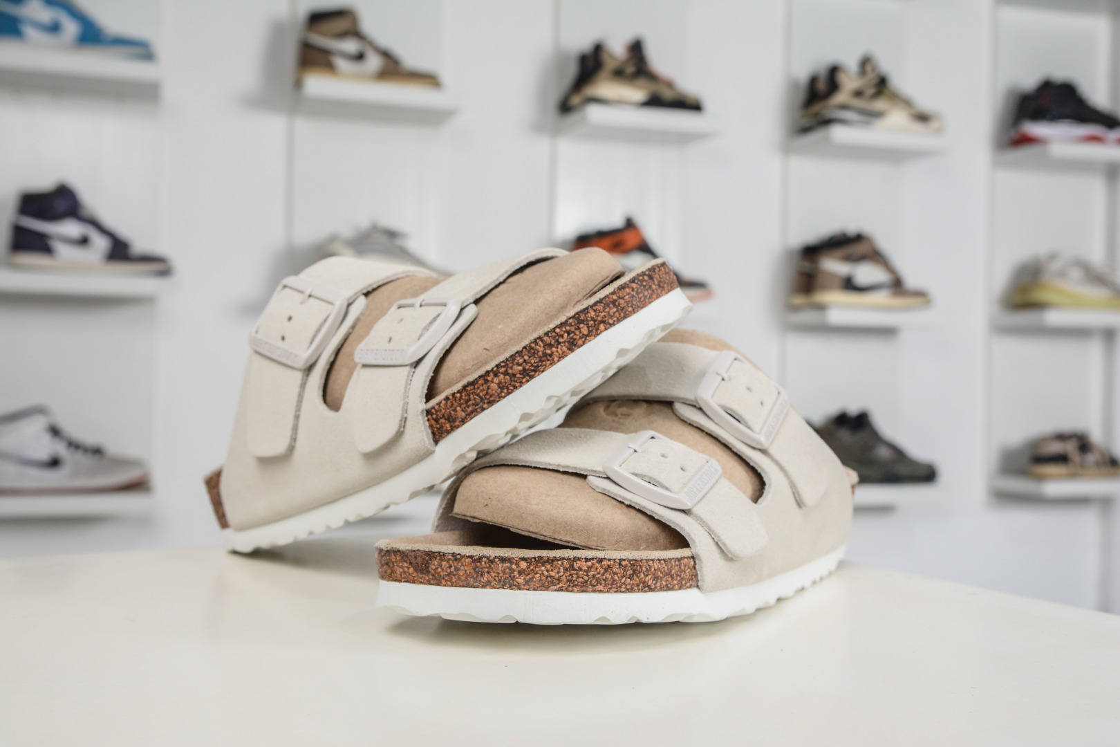 勃肯/博肯 Birkenstock Arizona 双扣拖鞋凉鞋 潮流柔软 舒适 防磨一字拖鞋 0951321 浅棕-Top High Quatity Cheap Sneakers Fashion Clothing Clothes Bags handbags Shoes of all Brand wholesale With The best Quality And Beautiful Price from China Factory Chinese suppliers wholesaler seller 勃肯/博肯 Birkenstock Arizona 双扣拖鞋凉鞋 潮流柔软 舒适 防磨一字拖鞋 0951321 浅棕
