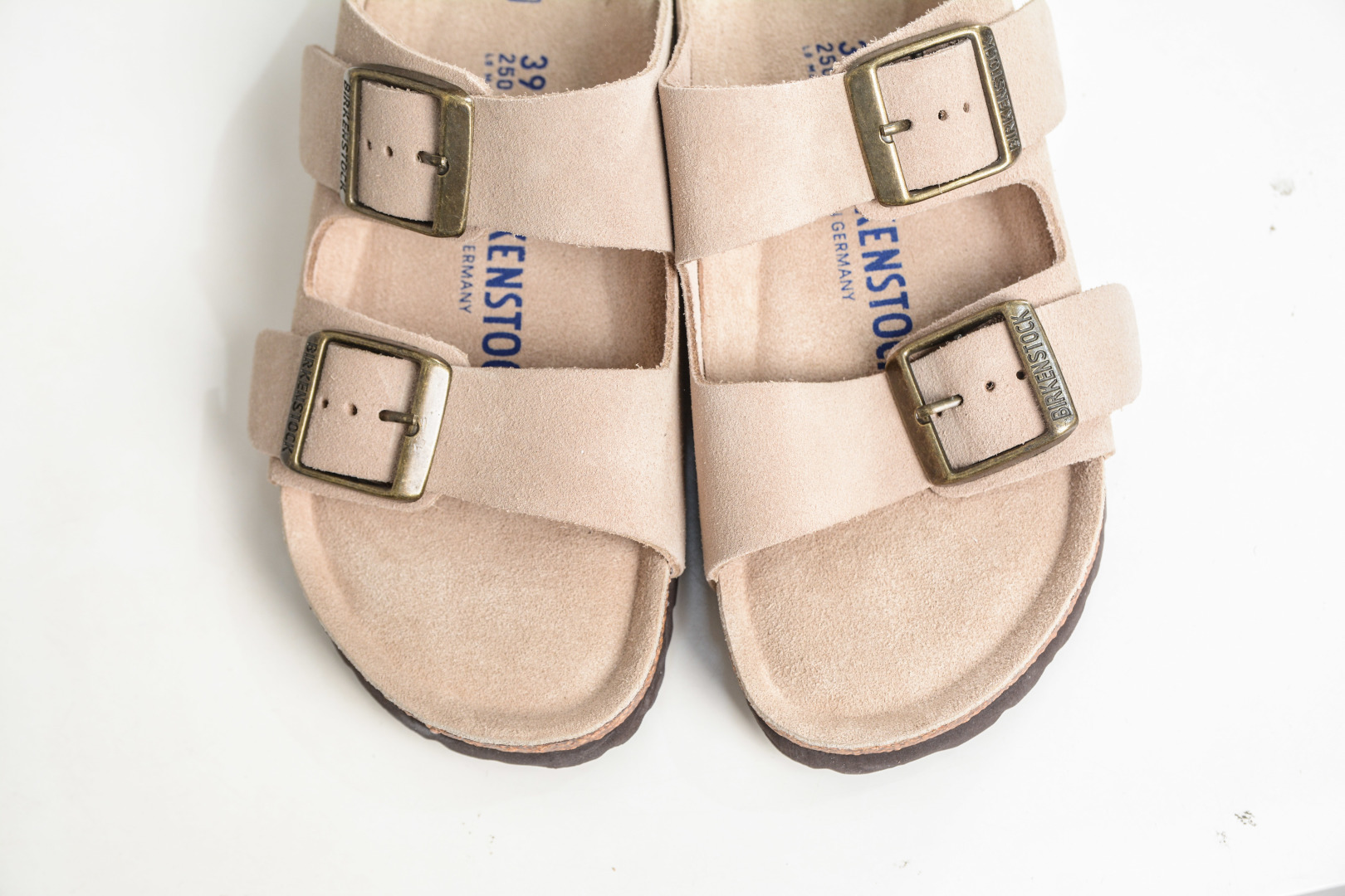 勃肯/博肯 Birkenstock Arizona 双扣拖鞋凉鞋 潮流柔软 舒适 防磨一字拖鞋 0051461-Top High Quatity Cheap Sneakers Fashion Clothing Clothes Bags handbags Shoes of all Brand wholesale With The best Quality And Beautiful Price from China Factory Chinese suppliers wholesaler seller 勃肯/博肯 Birkenstock Arizona 双扣拖鞋凉鞋 潮流柔软 舒适 防磨一字拖鞋 0051461
