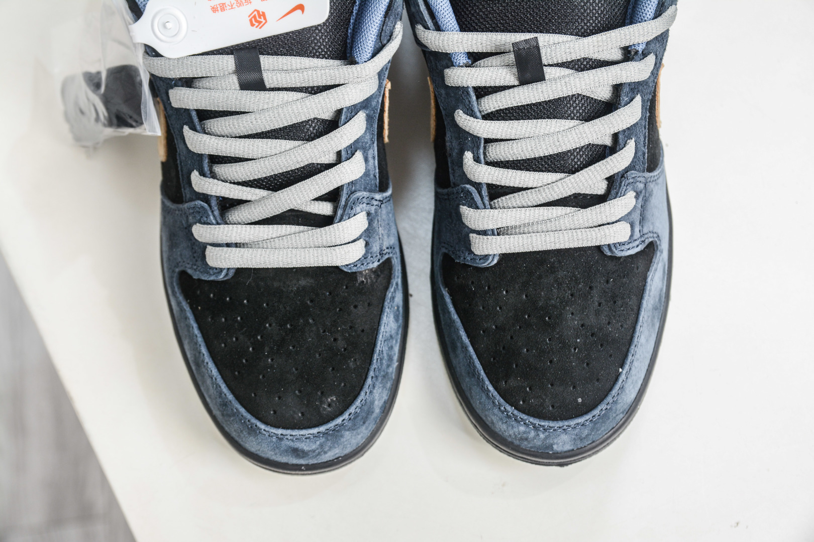 Nike Dunk SB ”Smile” 绒面革 美式复古 HF3063-002-Top High Quatity Cheap Sneakers Fashion Clothing Clothes Bags handbags Shoes of all Brand wholesale With The best Quality And Beautiful Price from China Factory Chinese suppliers wholesaler seller Nike Dunk SB ”Smile” 绒面革 美式复古 HF3063-002