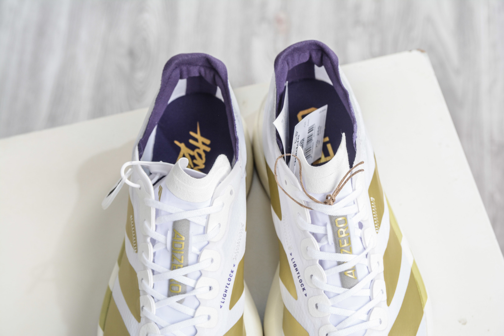 adidas Adizero Adios Pro 4 阿迪达斯马拉松跑步鞋 香港配色白金 KH6359-Top High Quatity Cheap Sneakers Fashion Clothing Clothes Bags handbags Shoes of all Brand wholesale With The best Quality And Beautiful Price from China Factory Chinese suppliers wholesaler seller adidas Adizero Adios Pro 4 阿迪达斯马拉松跑步鞋 香港配色白金 KH6359