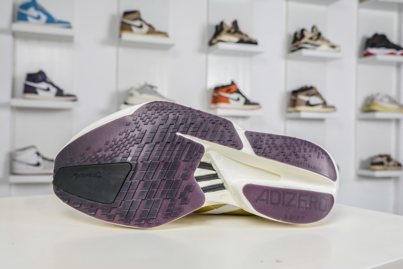 adidas Adizero Adios Pro 4 阿迪达斯马拉松跑步鞋 香港配色白金 KH6359-Top High Quatity Cheap Sneakers Fashion Clothing Clothes Bags handbags Shoes of all Brand wholesale With The best Quality And Beautiful Price from China Factory Chinese suppliers wholesaler seller adidas Adizero Adios Pro 4 阿迪达斯马拉松跑步鞋 香港配色白金 KH6359