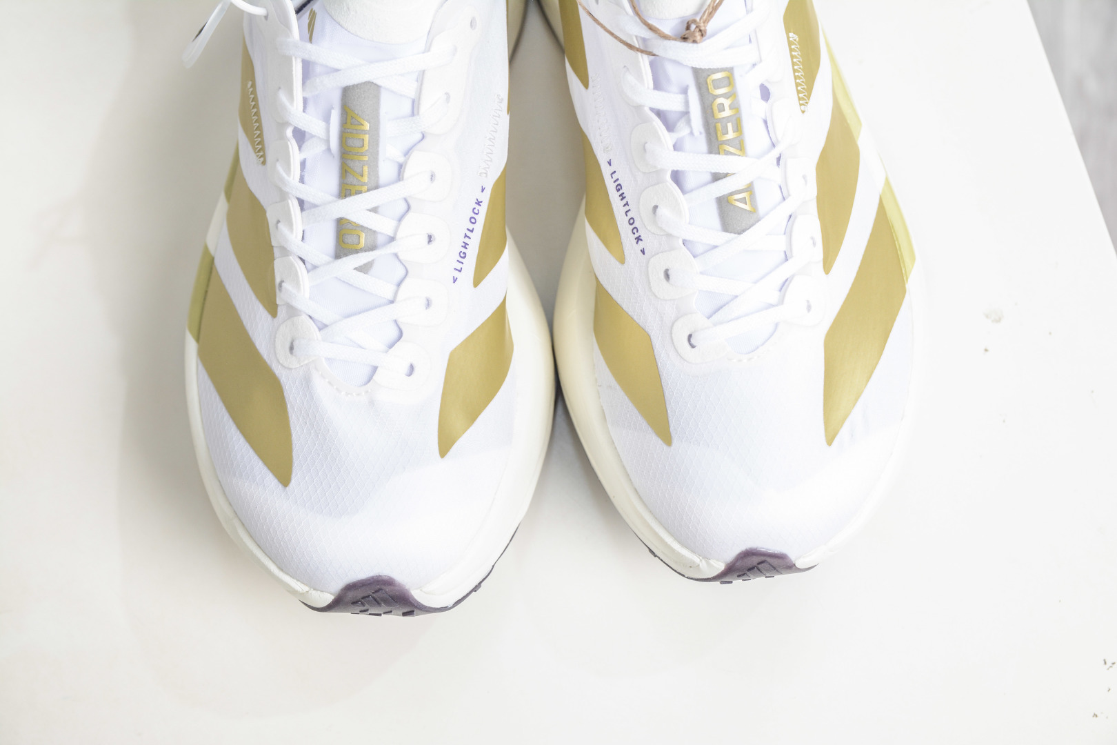 adidas Adizero Adios Pro 4 阿迪达斯马拉松跑步鞋 香港配色白金 KH6359-Top High Quatity Cheap Sneakers Fashion Clothing Clothes Bags handbags Shoes of all Brand wholesale With The best Quality And Beautiful Price from China Factory Chinese suppliers wholesaler seller adidas Adizero Adios Pro 4 阿迪达斯马拉松跑步鞋 香港配色白金 KH6359