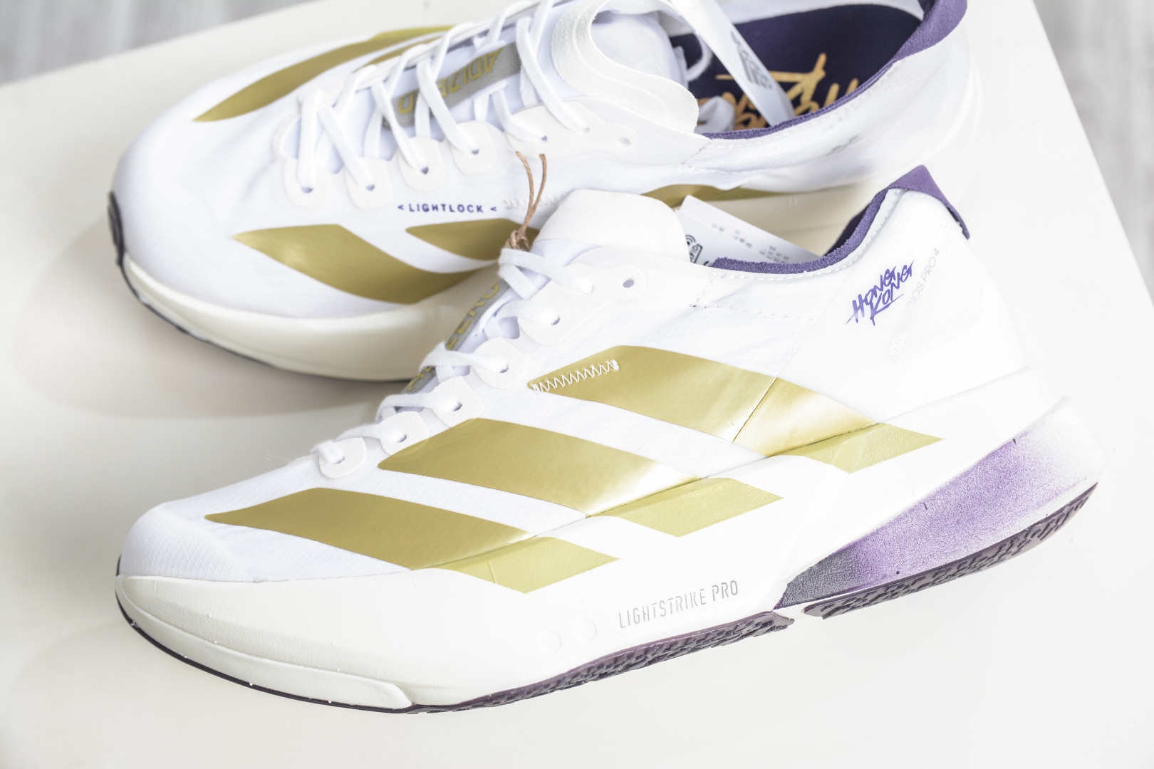 adidas Adizero Adios Pro 4 阿迪达斯马拉松跑步鞋 香港配色白金 KH6359-Top High Quatity Cheap Sneakers Fashion Clothing Clothes Bags handbags Shoes of all Brand wholesale With The best Quality And Beautiful Price from China Factory Chinese suppliers wholesaler seller adidas Adizero Adios Pro 4 阿迪达斯马拉松跑步鞋 香港配色白金 KH6359