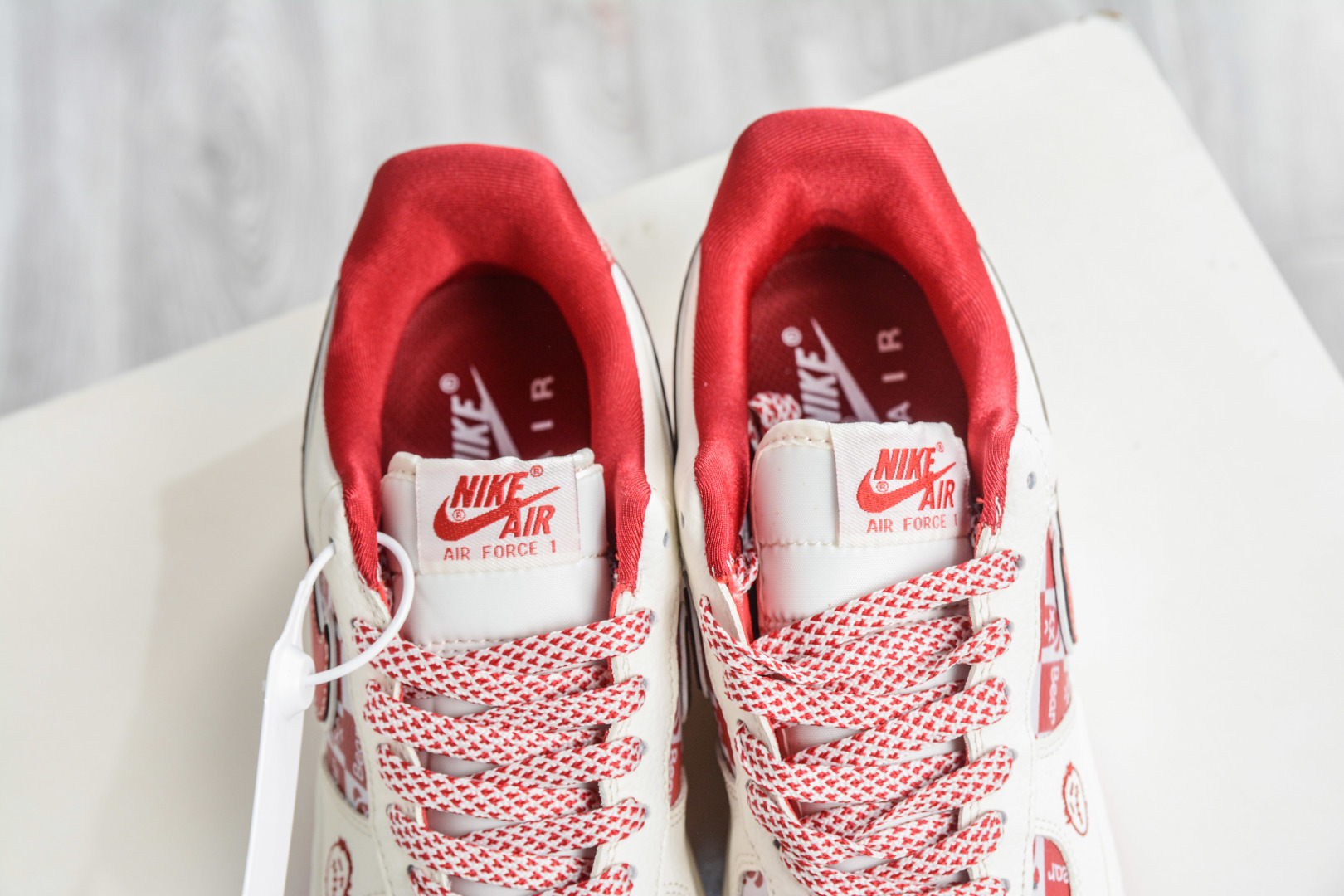 Nike Air Force 1 Low 07 x 暴力熊联名-白红 SS1979-016-Top High Quatity Cheap Sneakers Fashion Clothing Clothes Bags handbags Shoes of all Brand wholesale With The best Quality And Beautiful Price from China Factory Chinese suppliers wholesaler seller Nike Air Force 1 Low 07 x 暴力熊联名-白红 SS1979-016