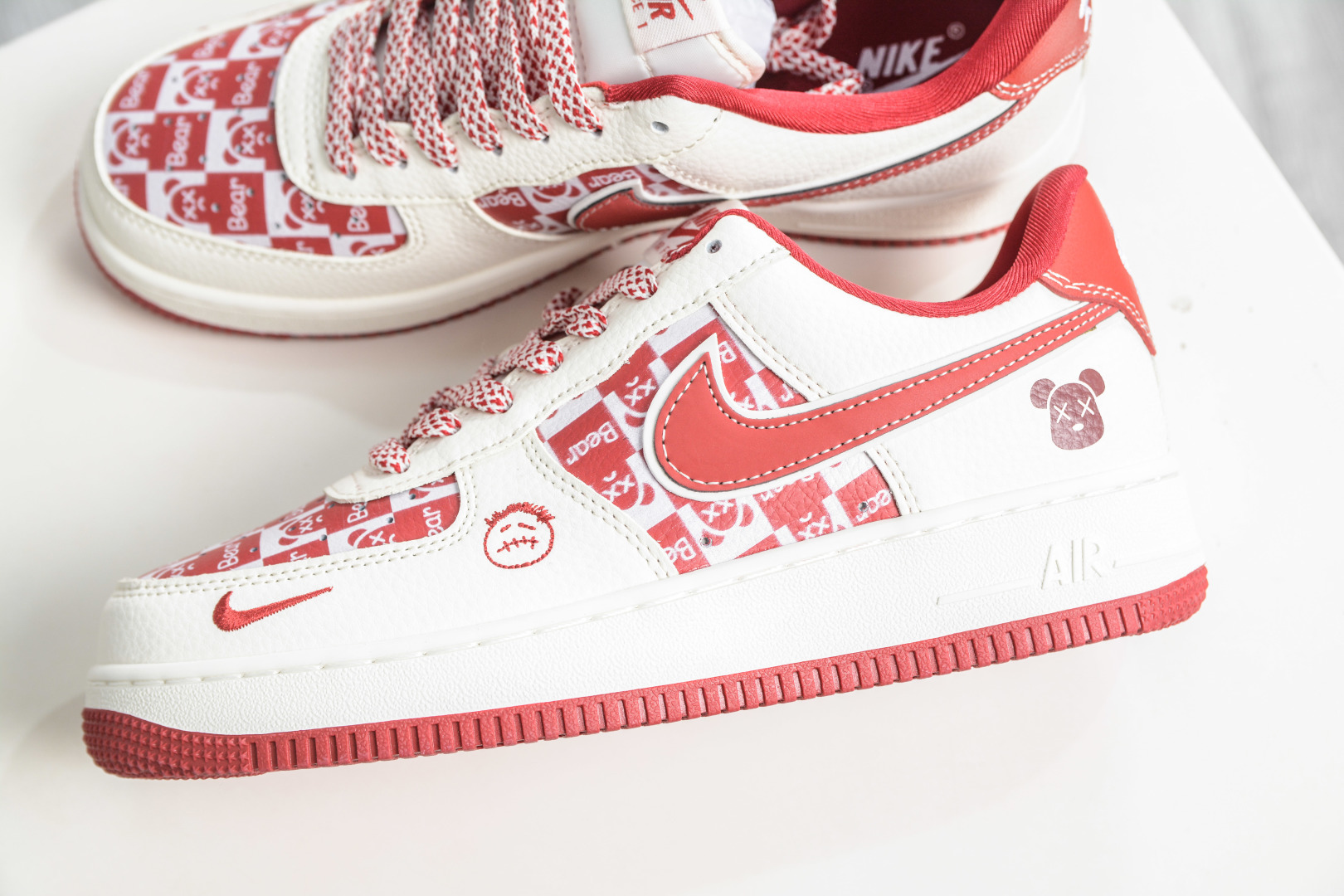 Nike Air Force 1 Low 07 x 暴力熊联名-白红 SS1979-016-Top High Quatity Cheap Sneakers Fashion Clothing Clothes Bags handbags Shoes of all Brand wholesale With The best Quality And Beautiful Price from China Factory Chinese suppliers wholesaler seller Nike Air Force 1 Low 07 x 暴力熊联名-白红 SS1979-016