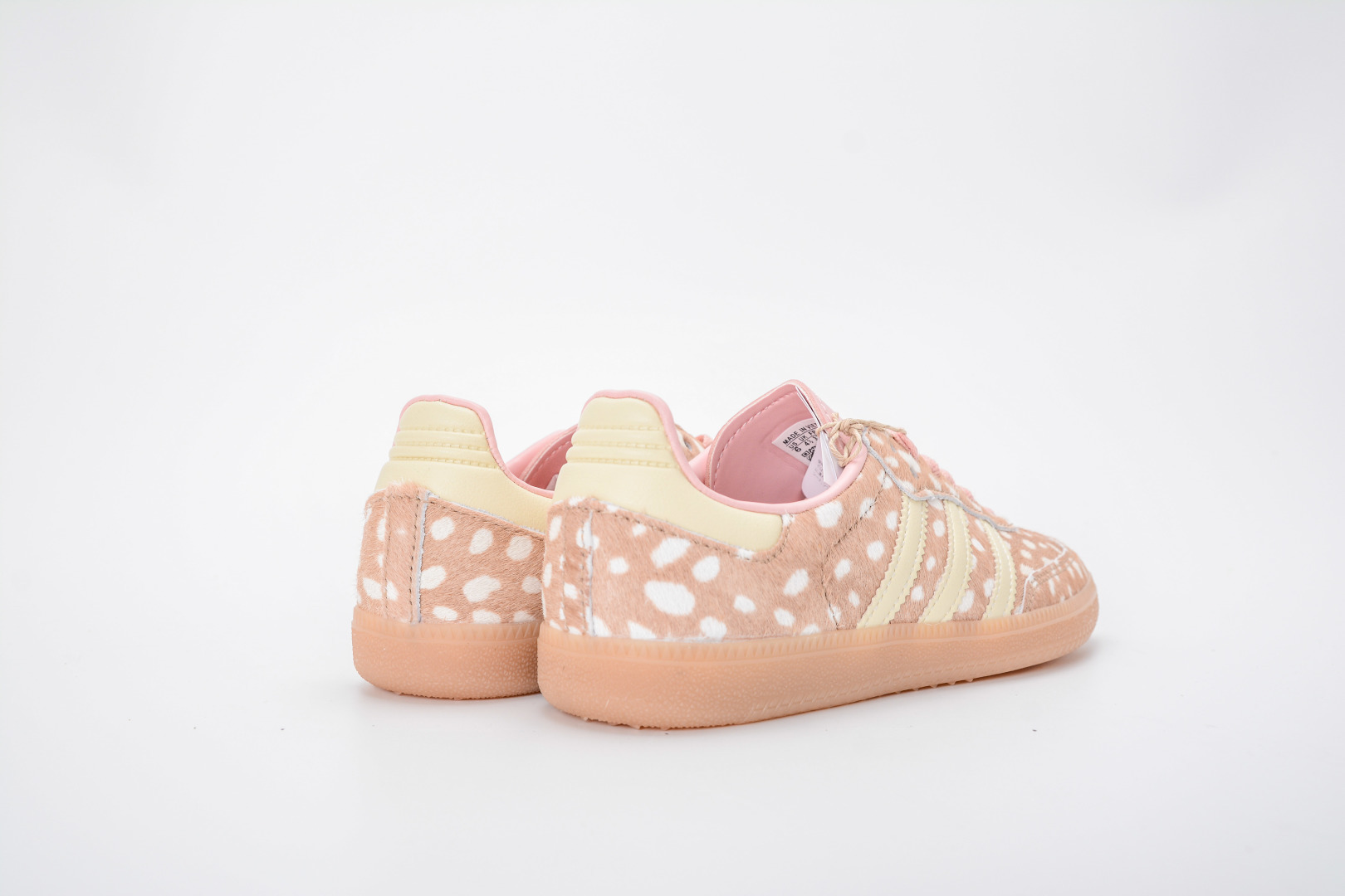 This classic Superstar shoe continues the 50-year-old shell-toe style 6