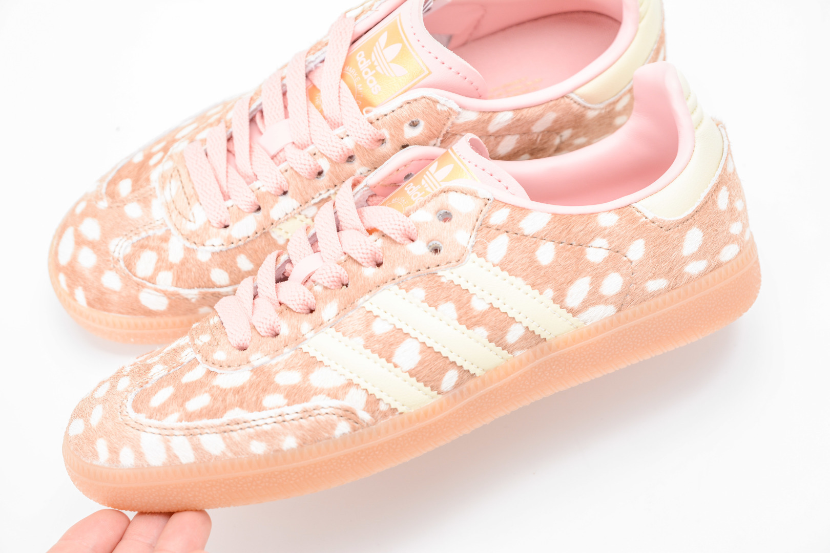 This classic Superstar shoe continues the 50-year-old shell-toe style 7