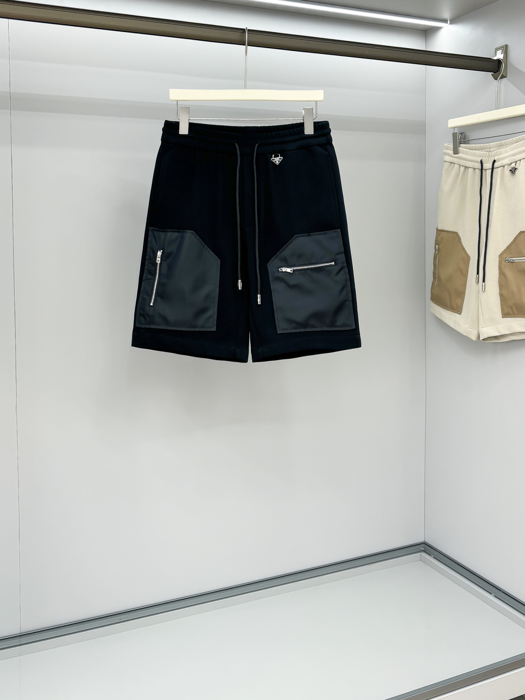 NO:162583,PD# 2025 Spring and Summer Latest Casual Shorts 1:1 Top Replica of the Counter, Full Quality!  A must-have item for trendy people!  Old iron who knows the goods quickly starts with the color black apricot size M~3XL, shorts, alexander wang19860909PD# 2025春夏最新休闲短裤 专柜1:1顶级复刻,全品相！潮人必备单品！懂货的老铁赶紧下手 颜色黑色 杏色 尺码M~3XL,,shorts,alexander wang,Men's clothing
