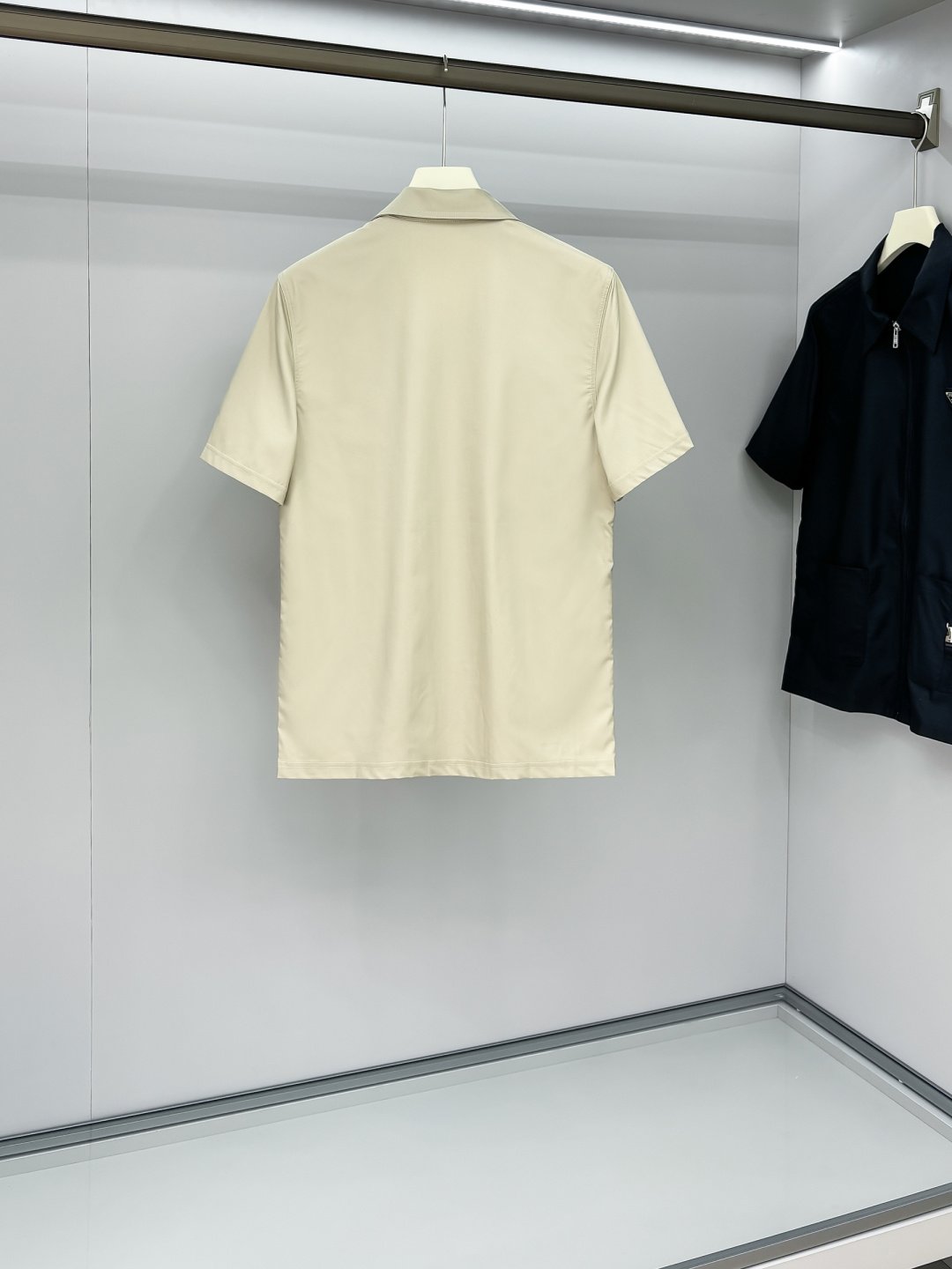 P普家25SS夏季新品时尚潮流短袖外套，百搭上身效果。一营造欧美雅致运动风尚，超级百搭超级耐看的绝佳春季