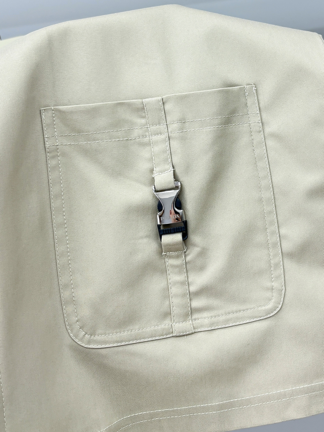 P普家25SS夏季新品时尚潮流短袖外套，百搭上身效果。一营造欧美雅致运动风尚，超级百搭超级耐看的绝佳春季