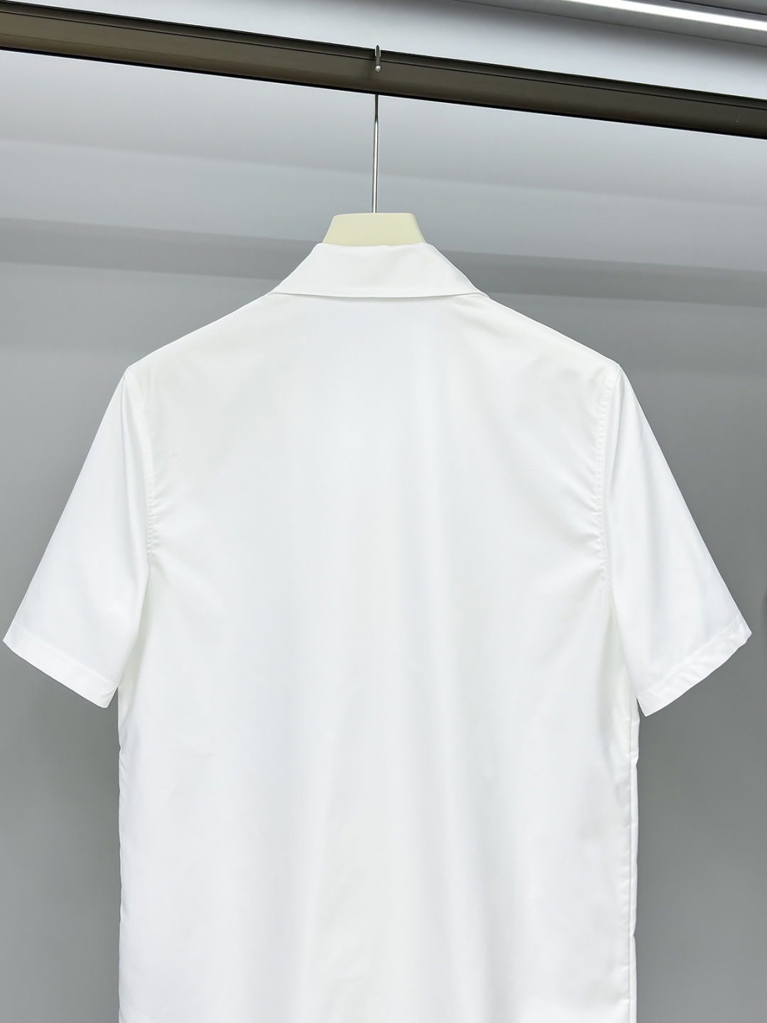 P普家25SS夏季新品时尚潮流短袖外套，百搭上身效果。一营造欧美雅致运动风尚，超级百搭超级耐看的绝佳春季