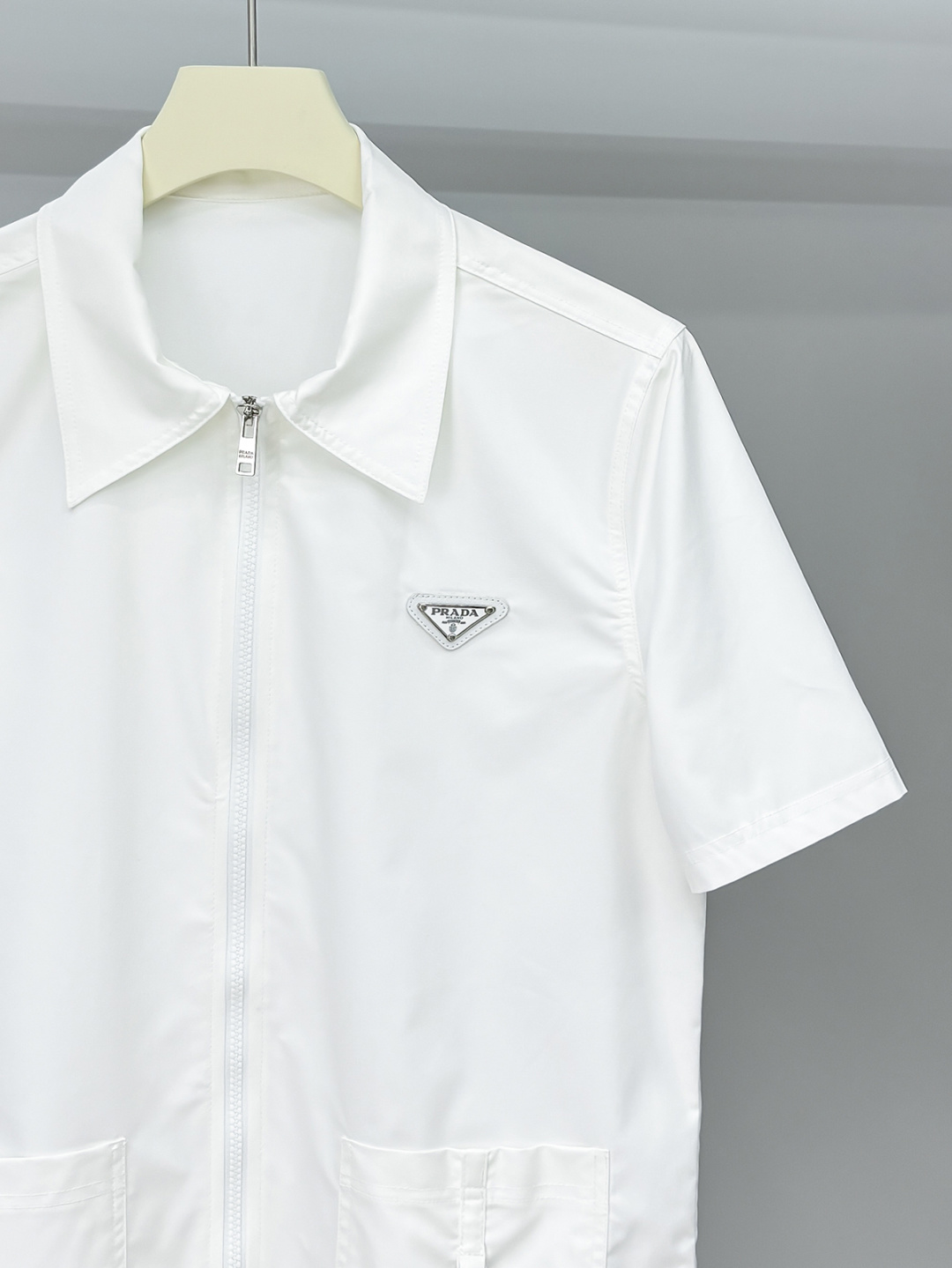 P普家25SS夏季新品时尚潮流短袖外套，百搭上身效果。一营造欧美雅致运动风尚，超级百搭超级耐看的绝佳春季