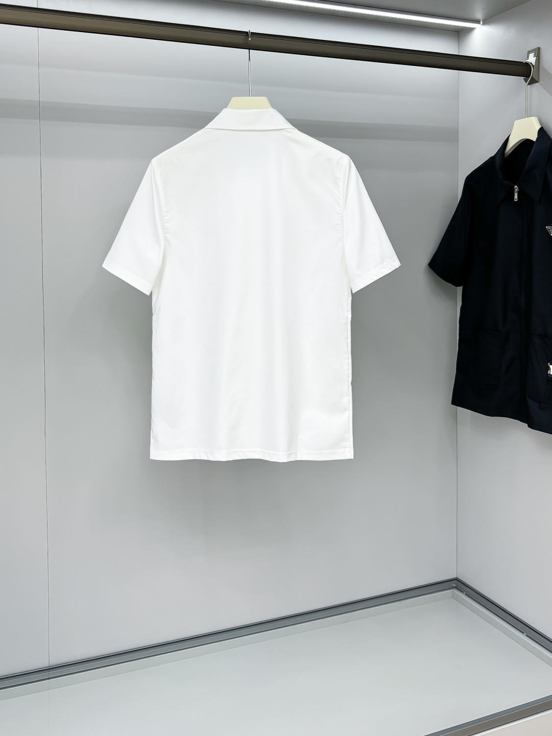 P普家25SS夏季新品时尚潮流短袖外套，百搭上身效果。一营造欧美雅致运动风尚，超级百搭超级耐看的绝佳春季