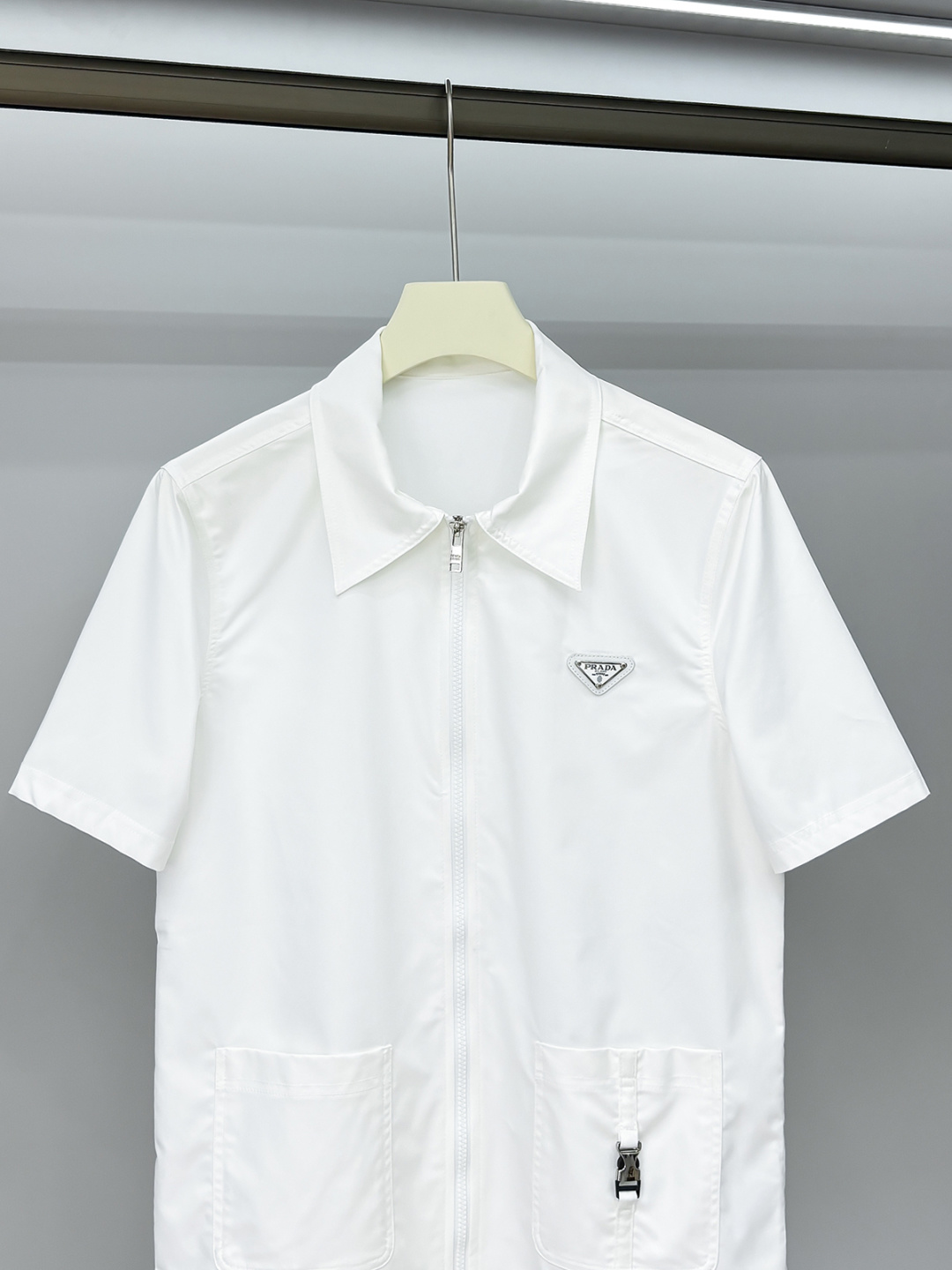 P普家25SS夏季新品时尚潮流短袖外套，百搭上身效果。一营造欧美雅致运动风尚，超级百搭超级耐看的绝佳春季