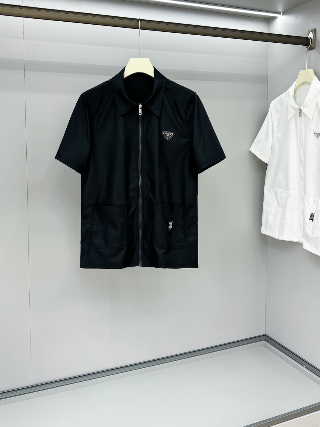 P普家25SS夏季新品时尚潮流短袖外套，百搭上身效果。一营造欧美雅致运动风尚，超级百搭超级耐看的绝佳春季