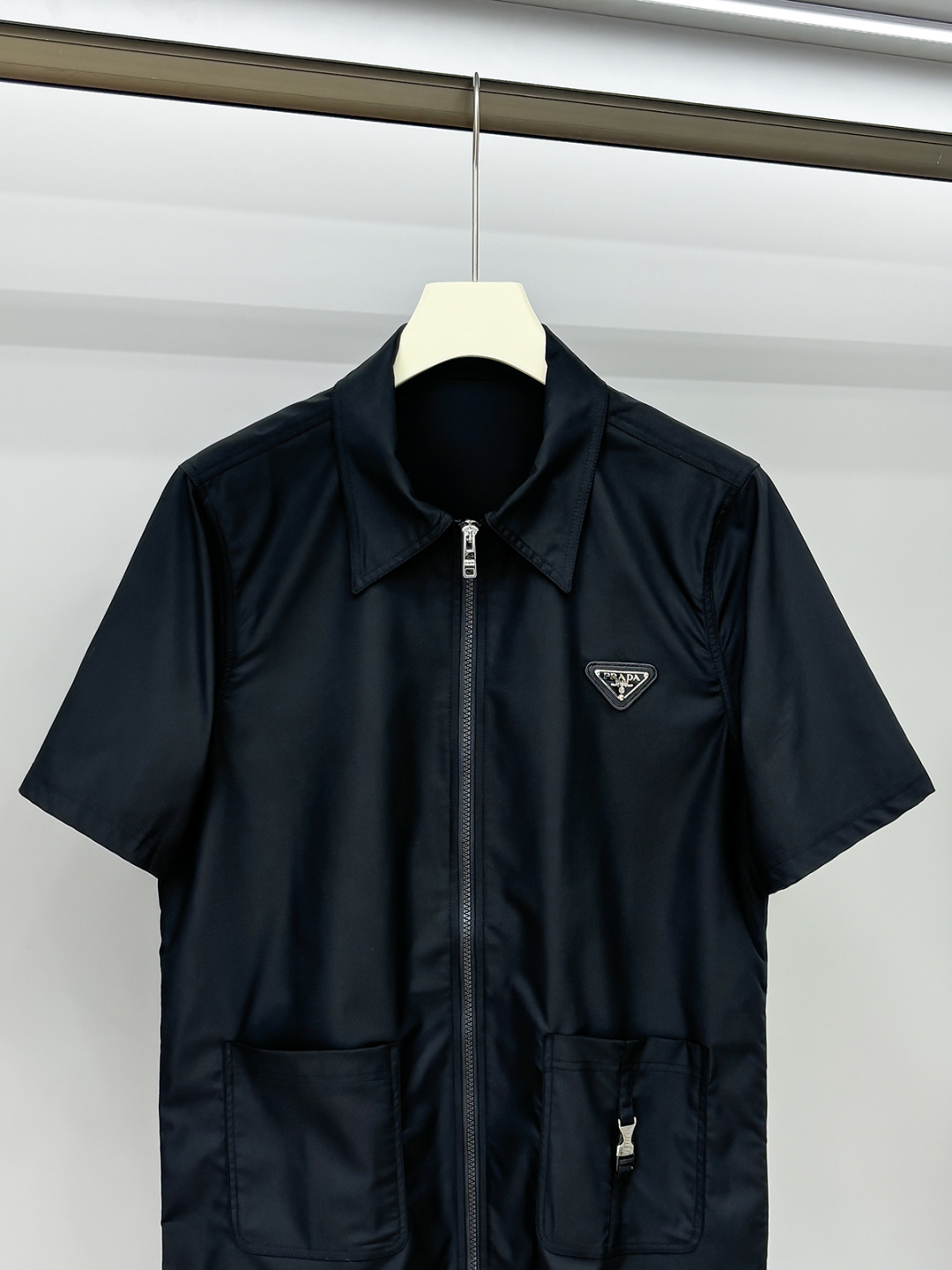 P普家25SS夏季新品时尚潮流短袖外套，百搭上身效果。一营造欧美雅致运动风尚，超级百搭超级耐看的绝佳春季