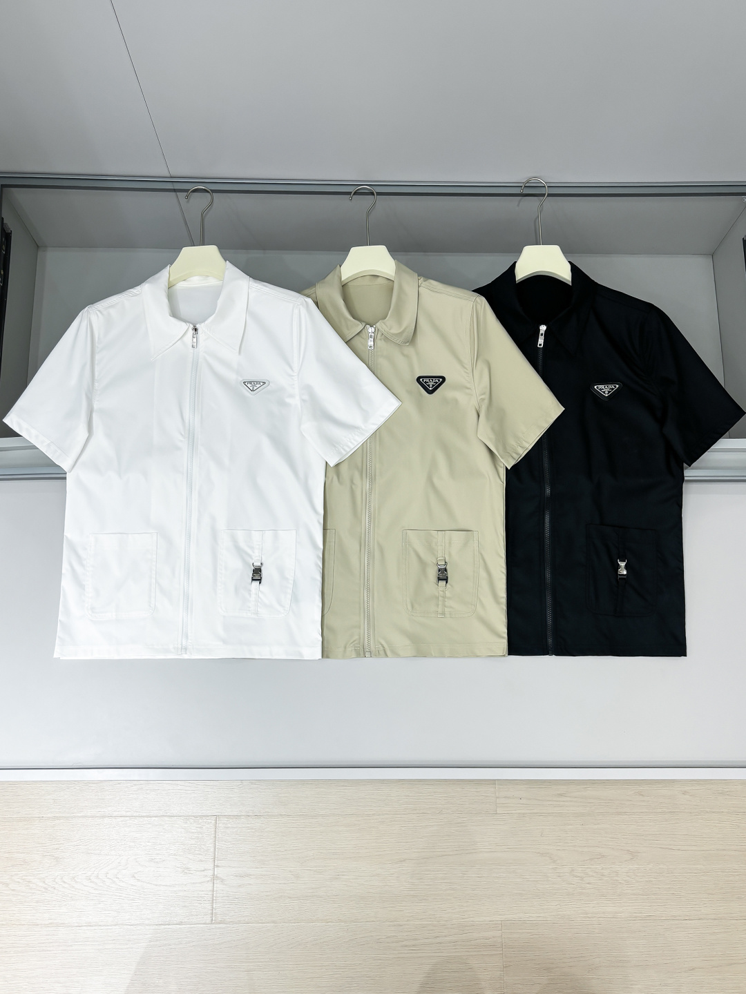 合照细节 P普家25SS夏季新品时尚潮流短袖外套，百搭上身效果。一营造欧美雅致运动风尚，超级百搭超级耐看